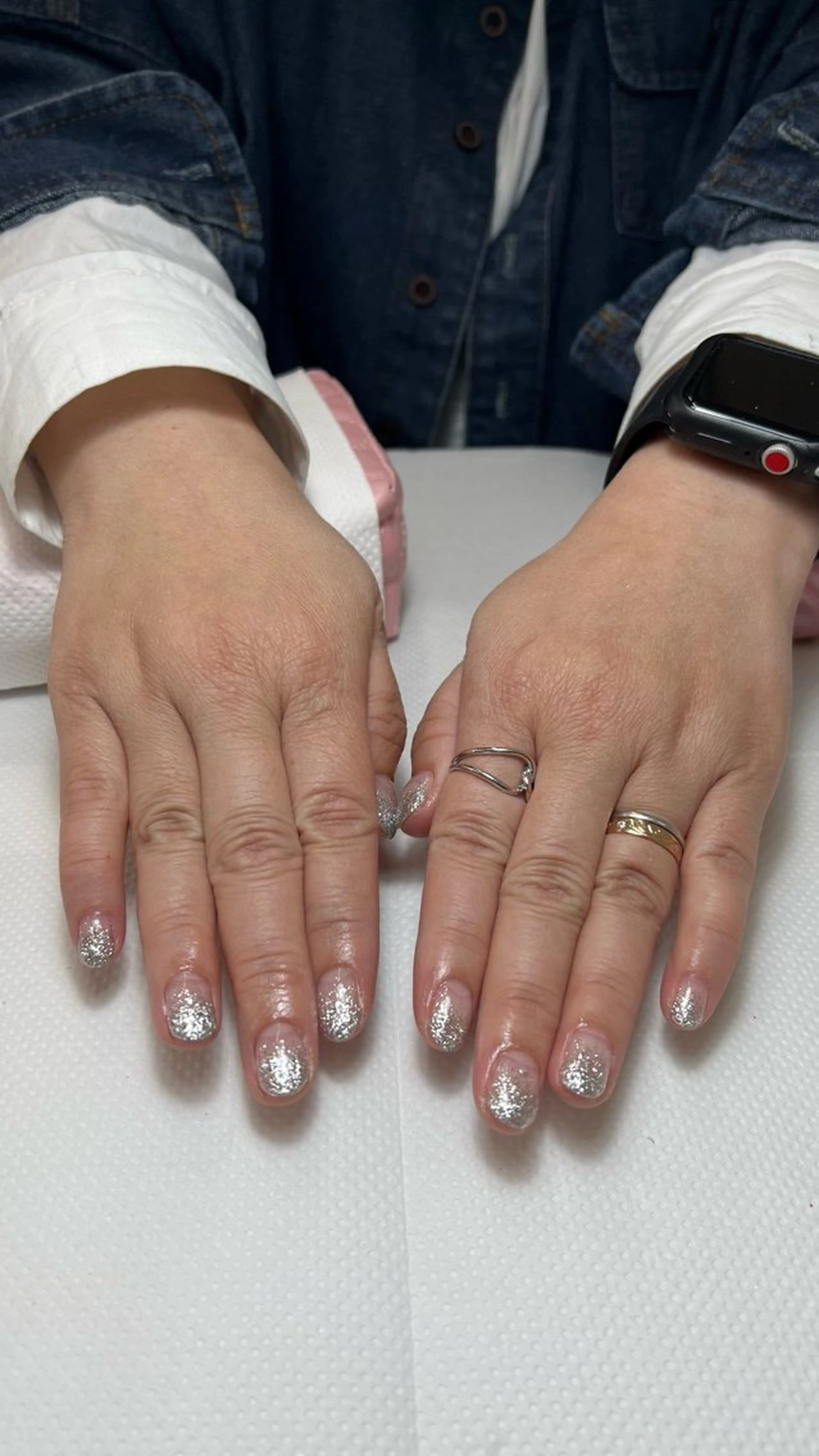 ネイル 名越 彩花のネイルデザイン