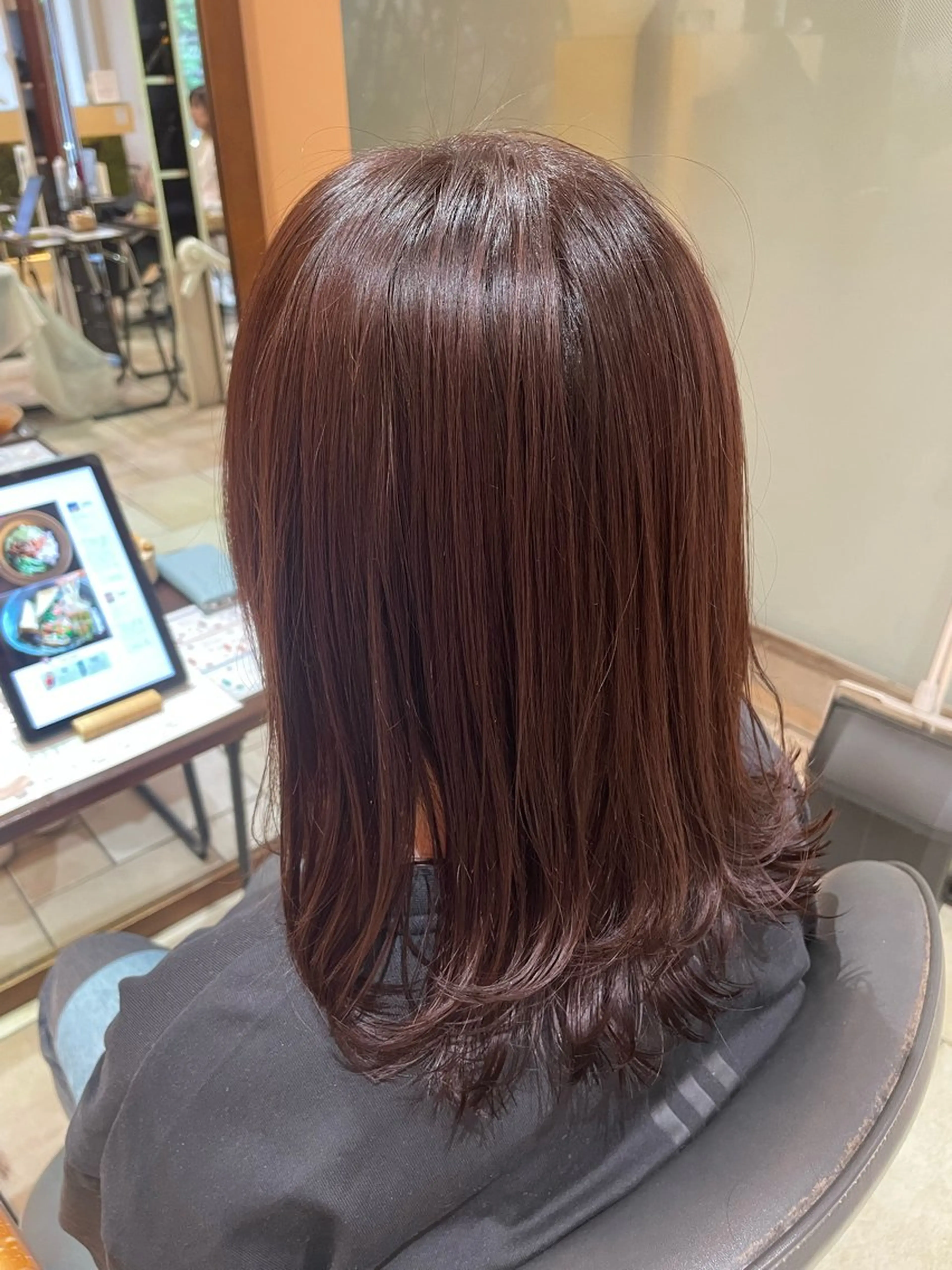 ミディアム 松本 美涼のヘアスタイル