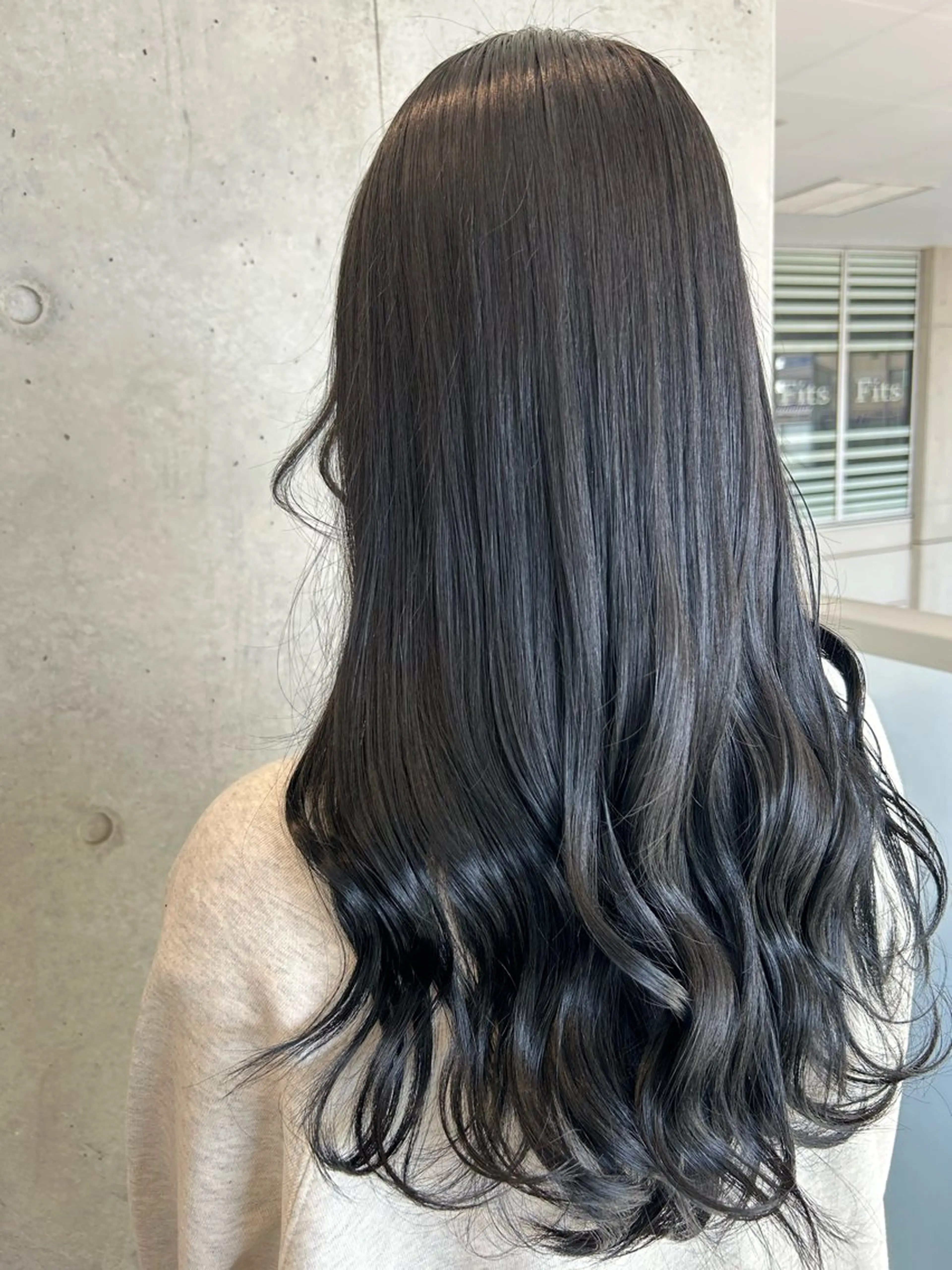 ロング カラー 黒髪 ブルーカラー ブルーブラック 髪質改善/縮毛矯正 ツヤ髪🩷さつきのヘアスタイル