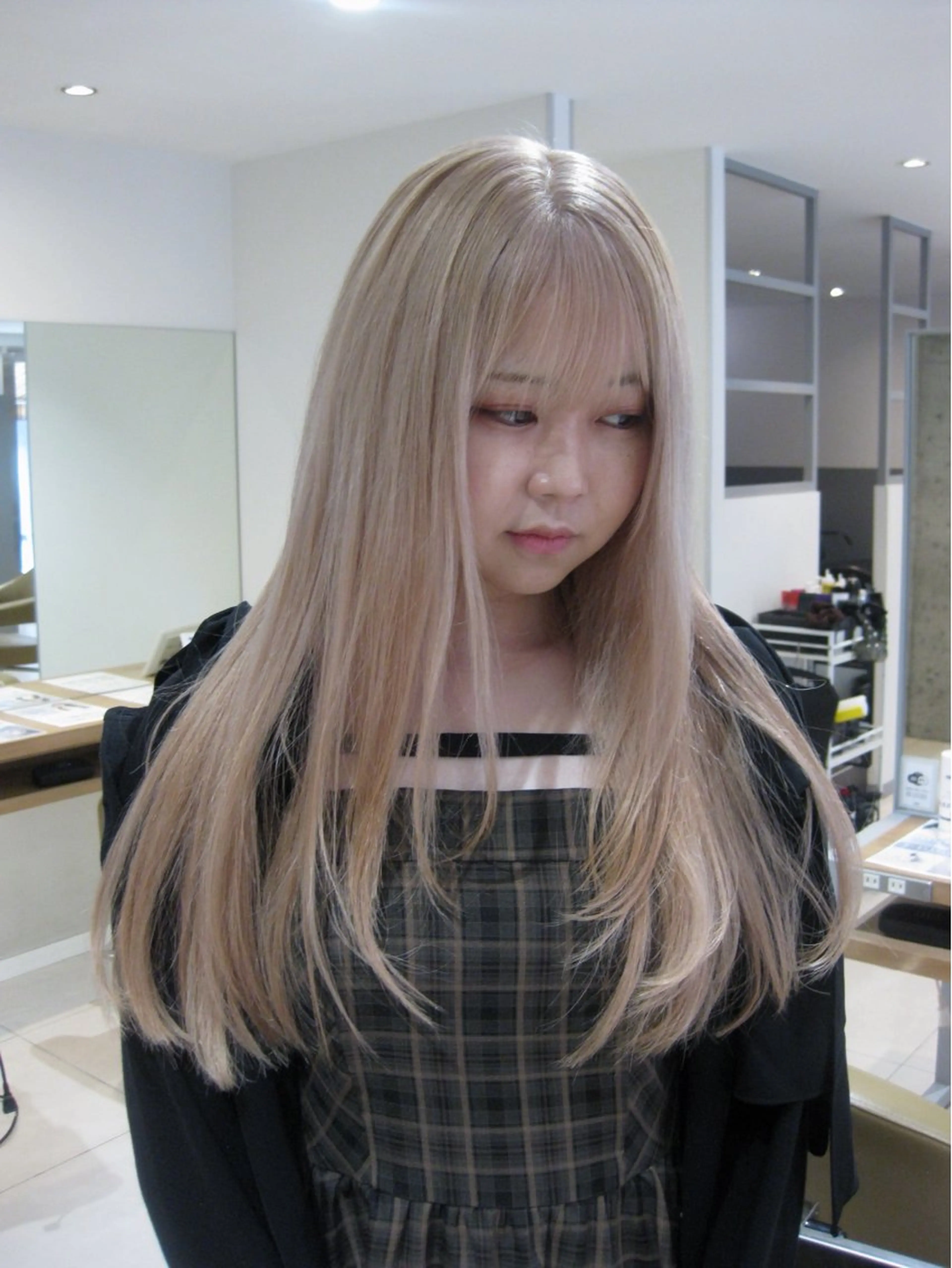 ロング カラー ブリーチ カット ヘアカラー トリートメント 🦖ミニボブ/ボブ /MOEKA🦕のヘアスタイル