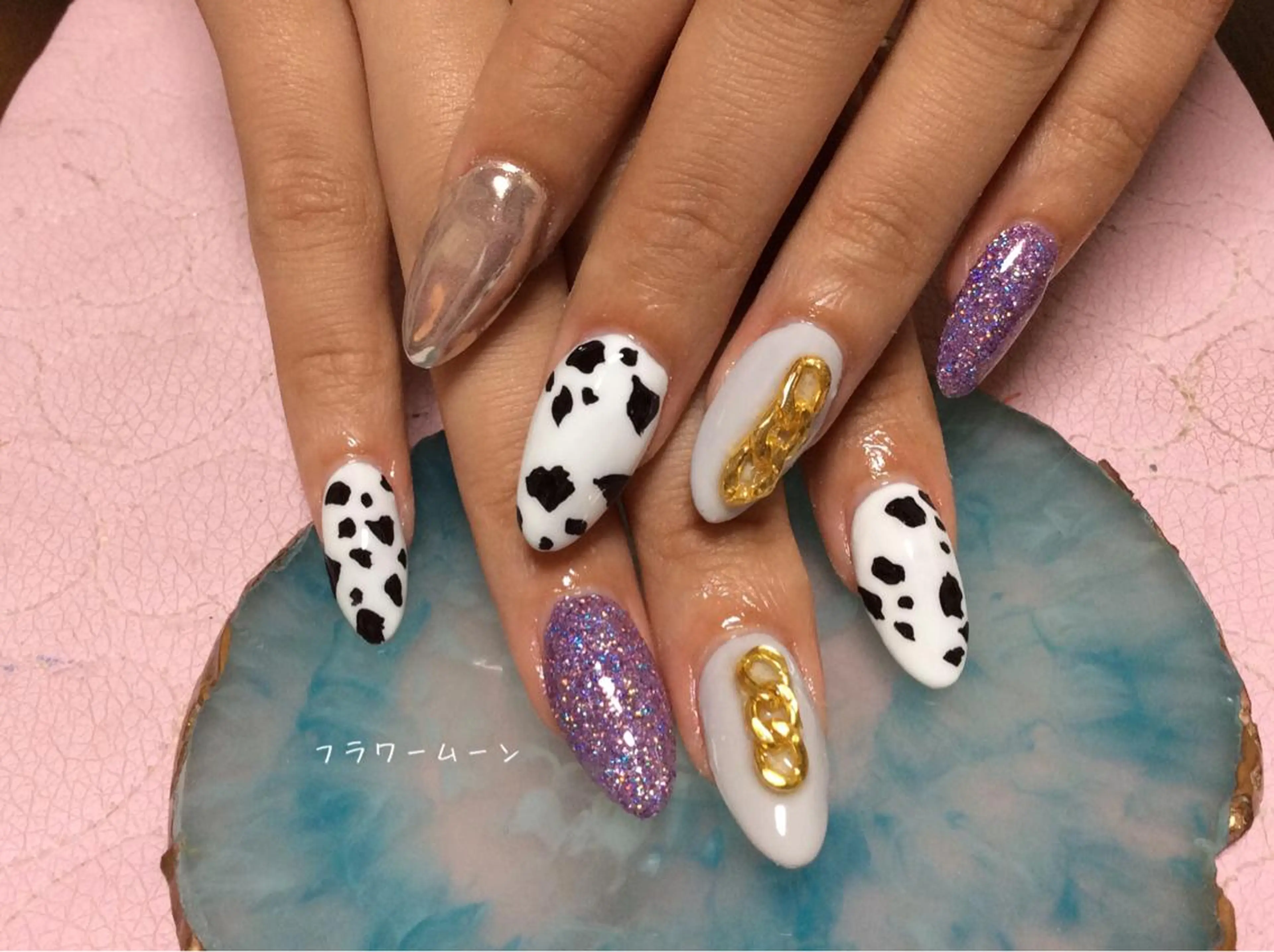 ネイル フラワー ムーンのネイルデザイン