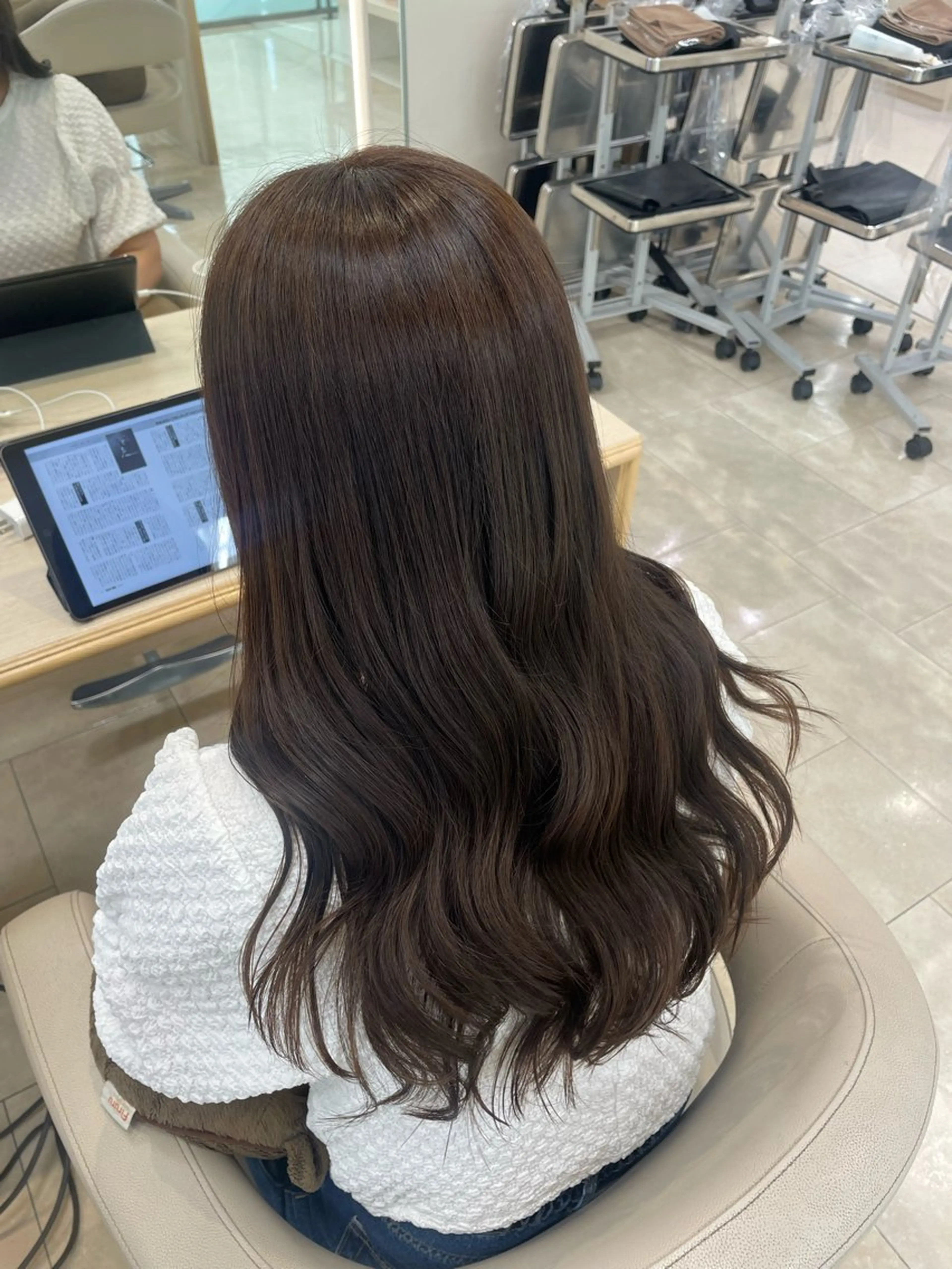 ロング カラー 透明感ベージュ🎀 レイヤー/AOのヘアスタイル