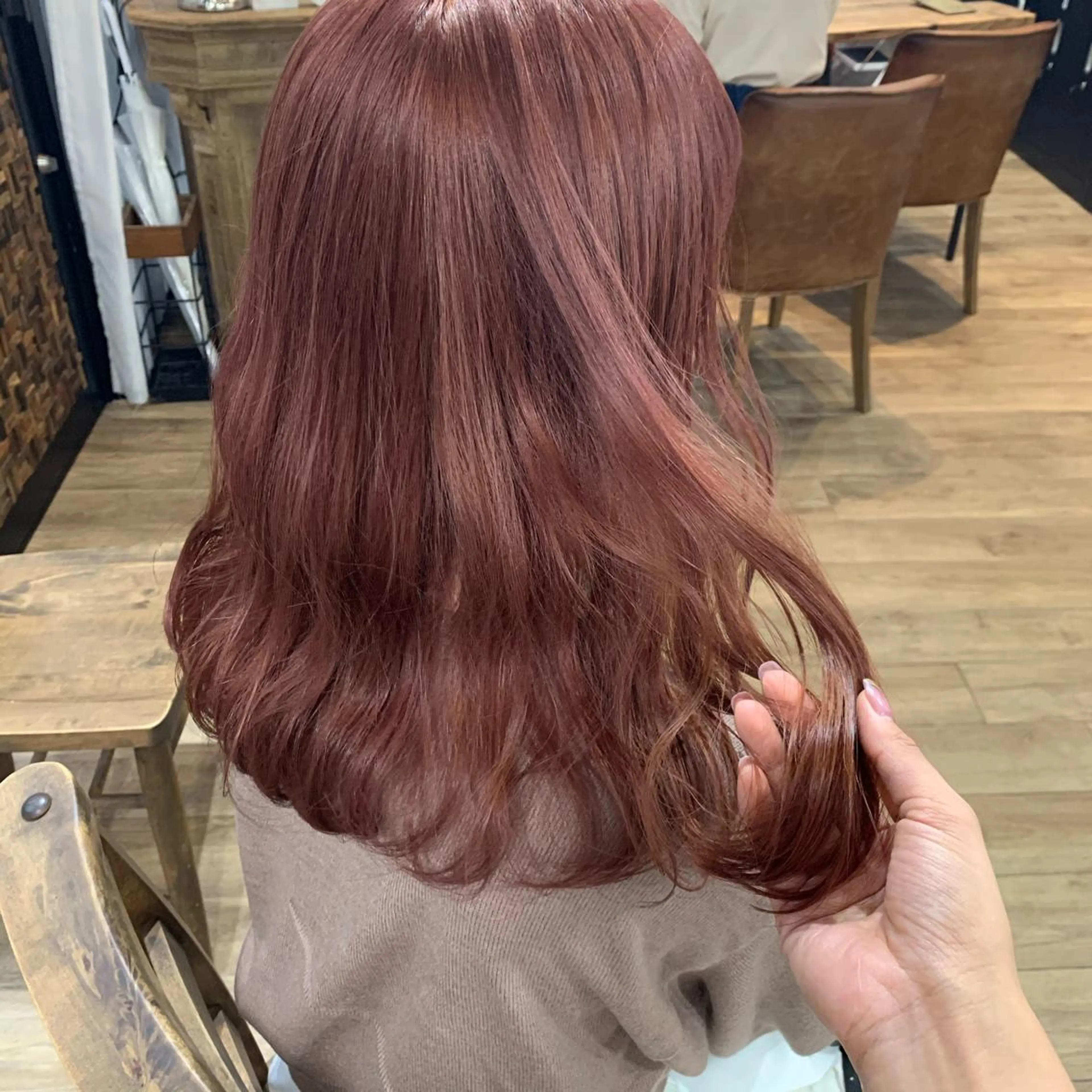 ロング カラー ベージュカラー ピンクカラー ピンクベージュ カット ヘアカラー トリートメント レイヤー/顔周り /AKARIのヘアスタイル