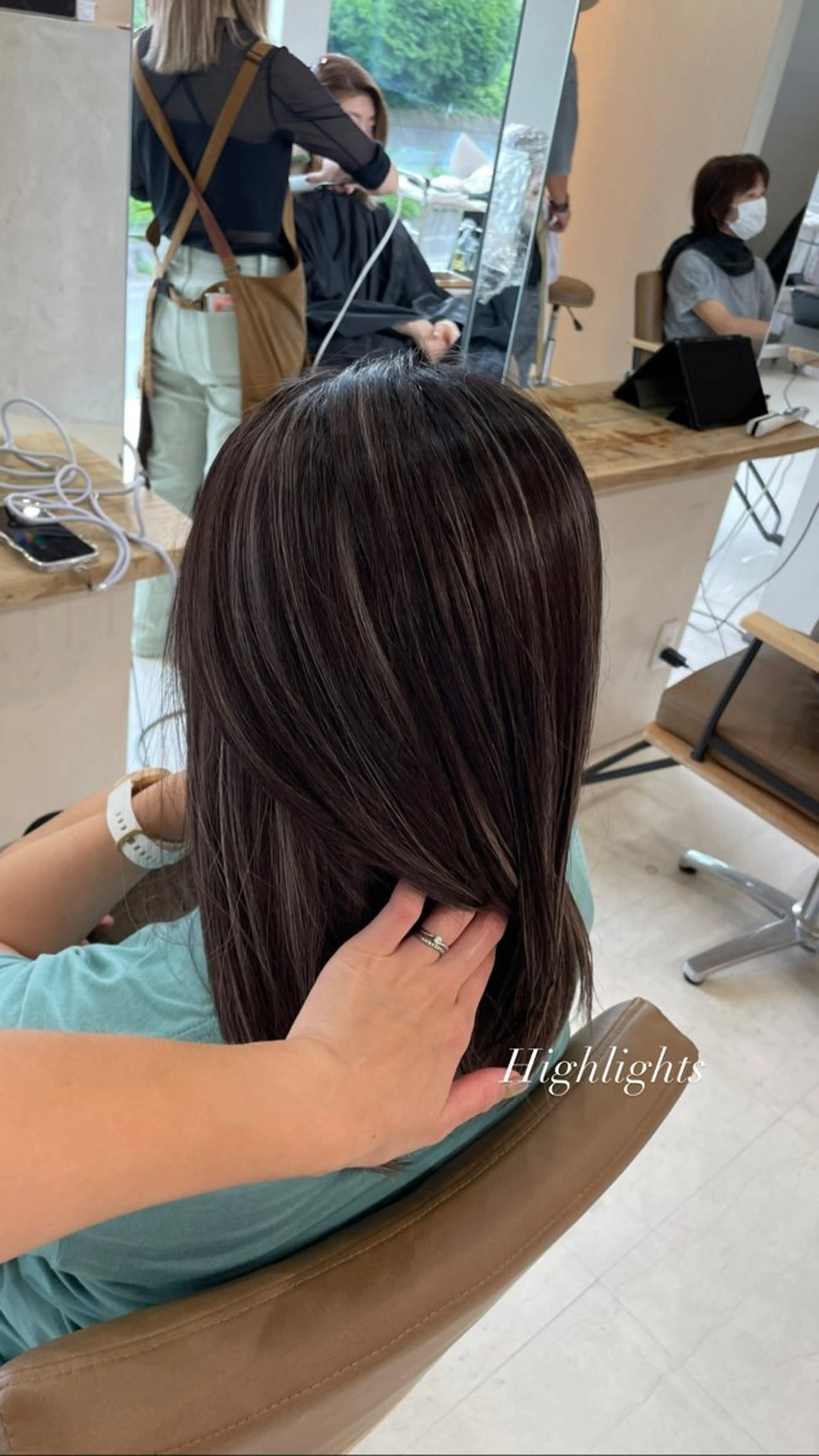 セミロング ヘアカラー 鈴木 妃帆未のヘアスタイル