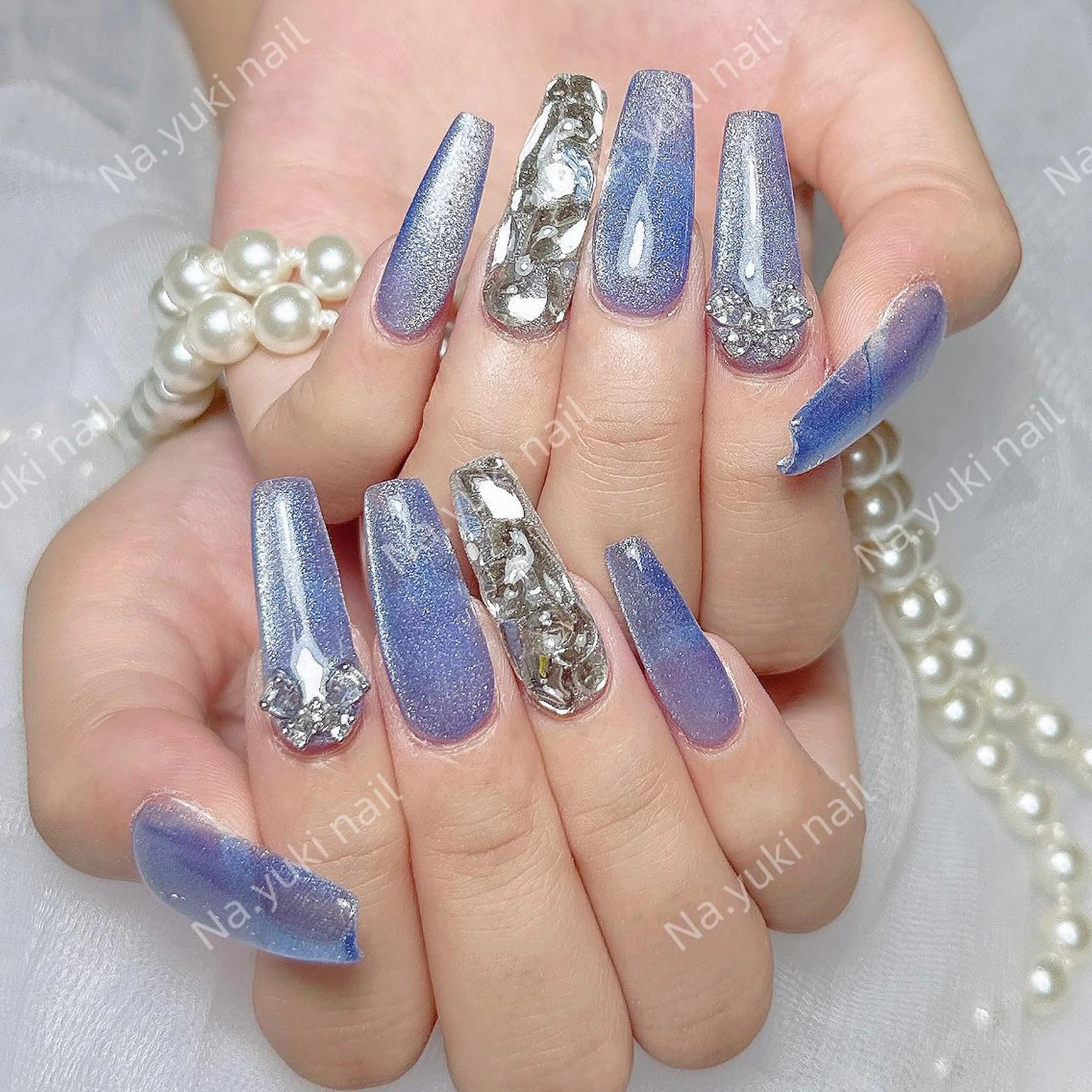 ネイル Queenie 🦋のネイルデザイン