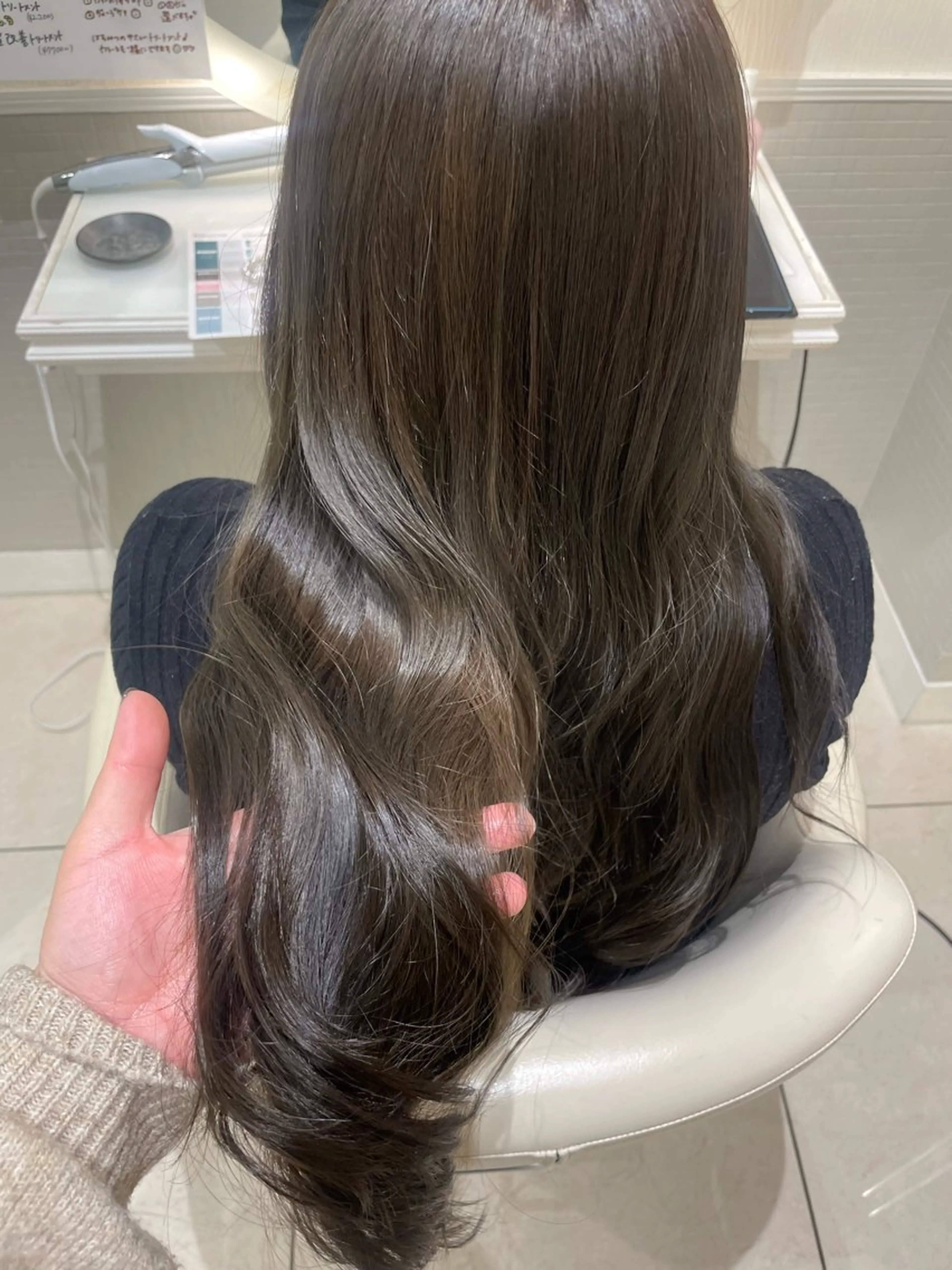 ロング カット MIFA レイヤー／パーマのヘアスタイル