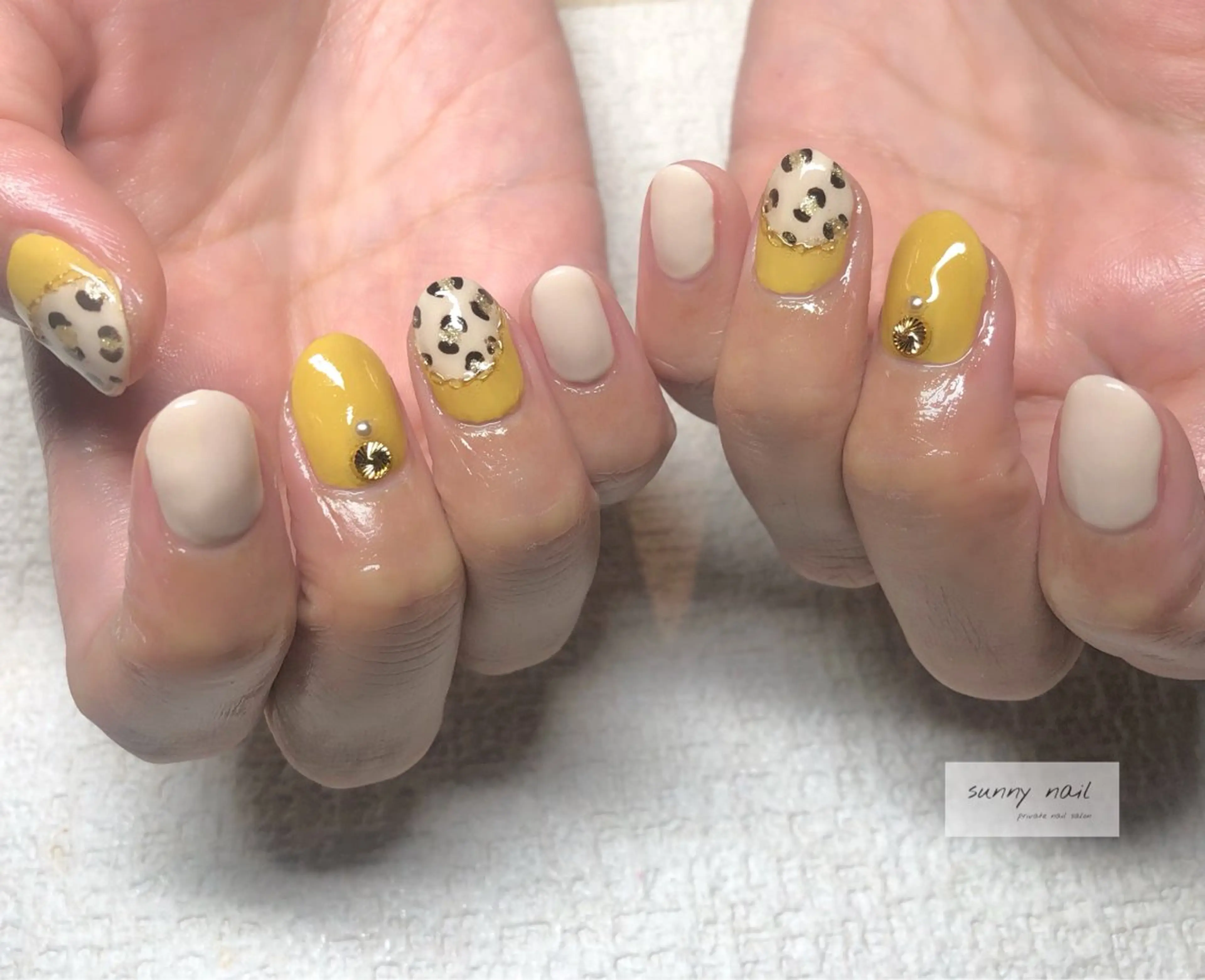ネイル アニマル柄 黄色 sunny nailのネイルデザイン