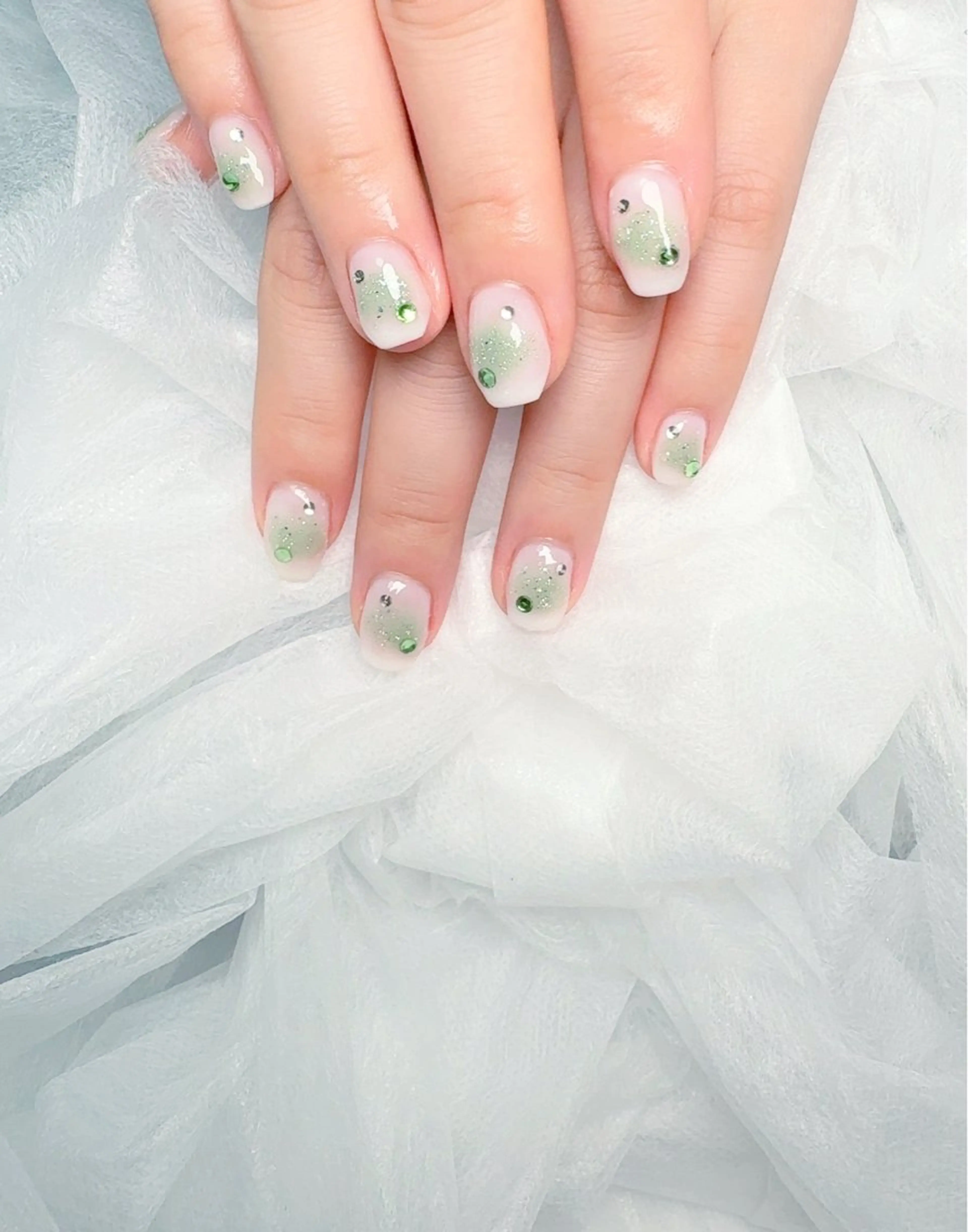 ネイル pink ladyサロン所属・べ にのネイルデザイン