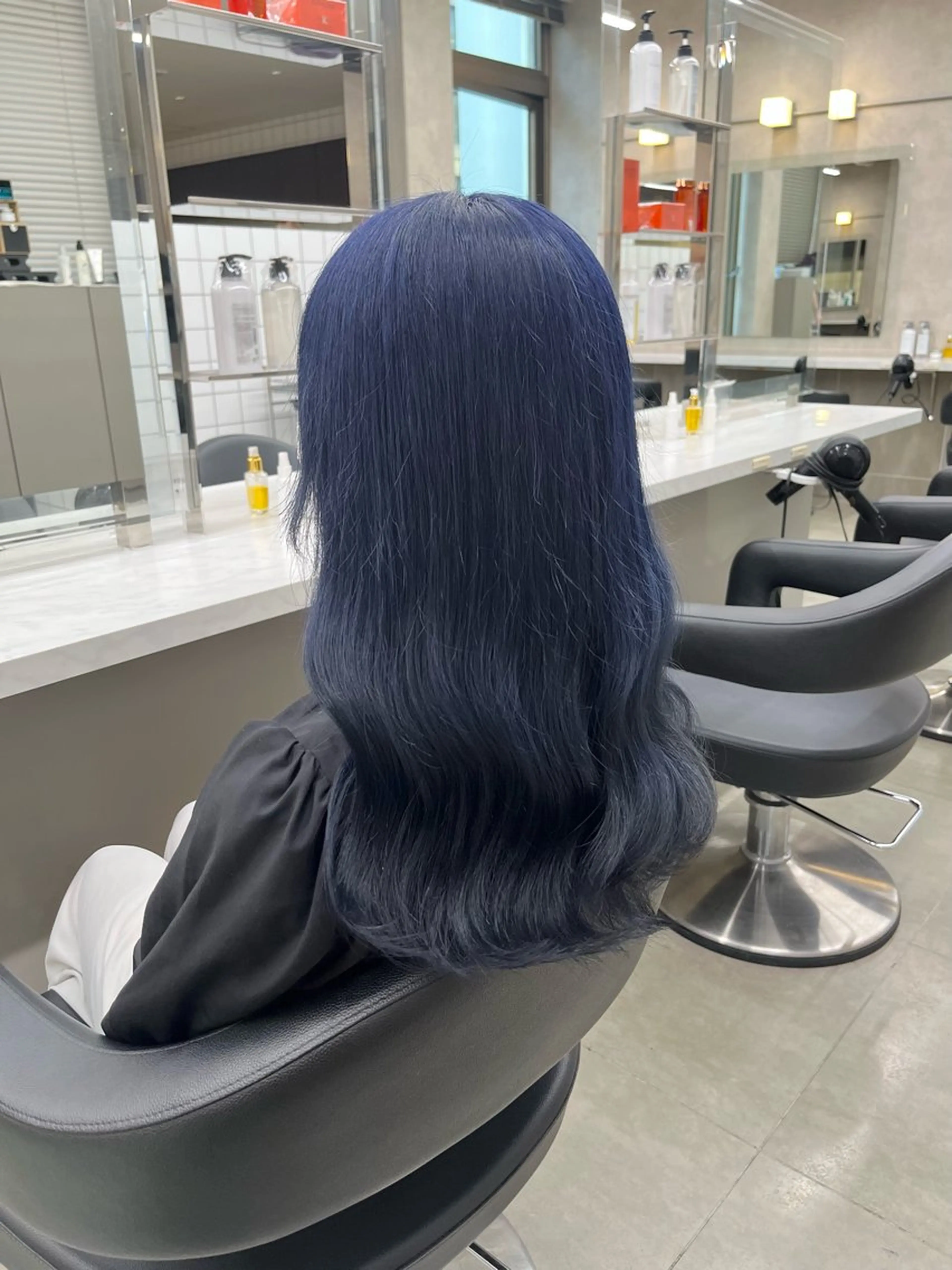 セミロング ヘアカラー トリートメント ヘッドスパ ヘアセット 寒色＆ブリーチ特化 寒色MiOのヘアスタイル