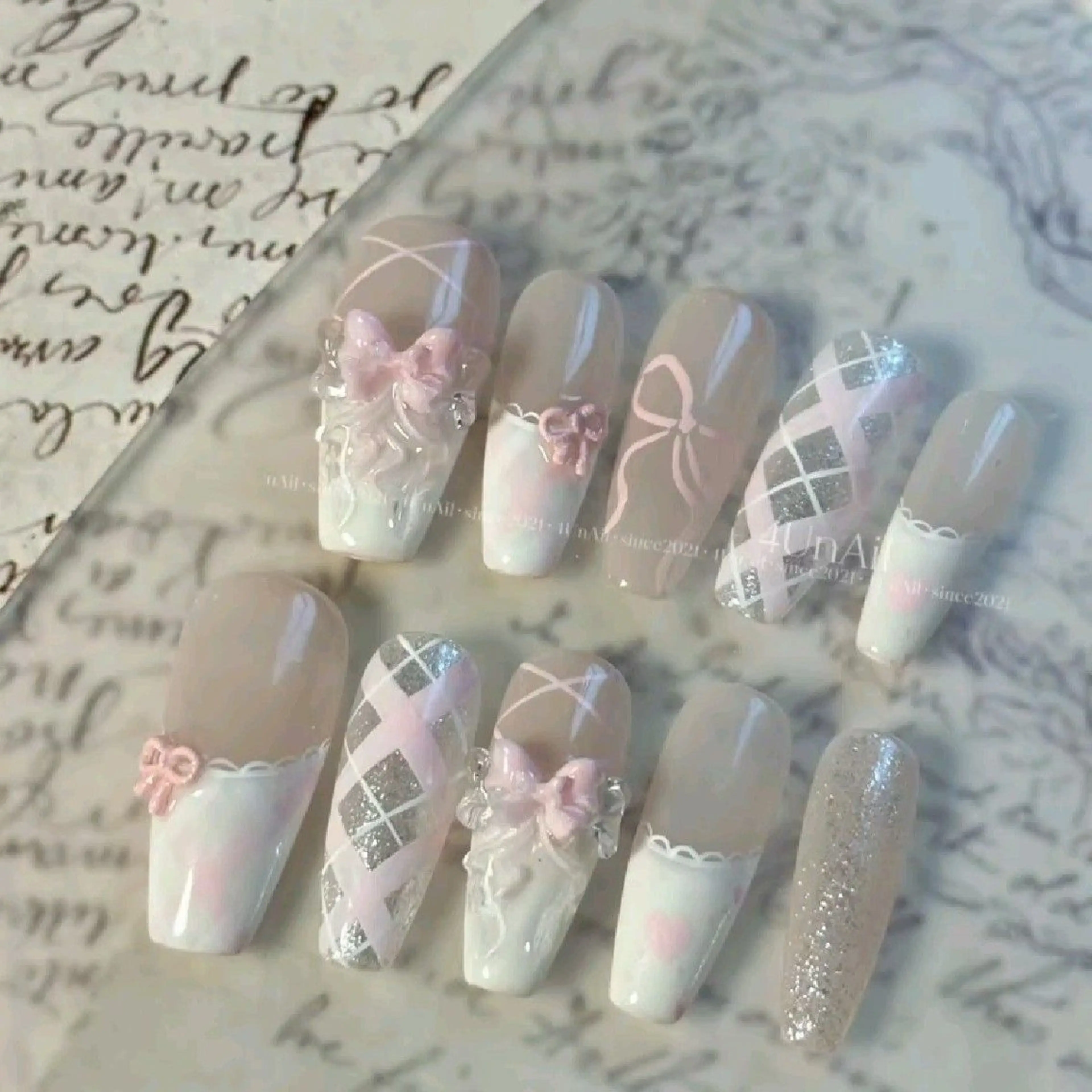 ネイル マグネットネイル ピンク ネイルチップ 冬ネイル Lee Nailsのネイルデザイン