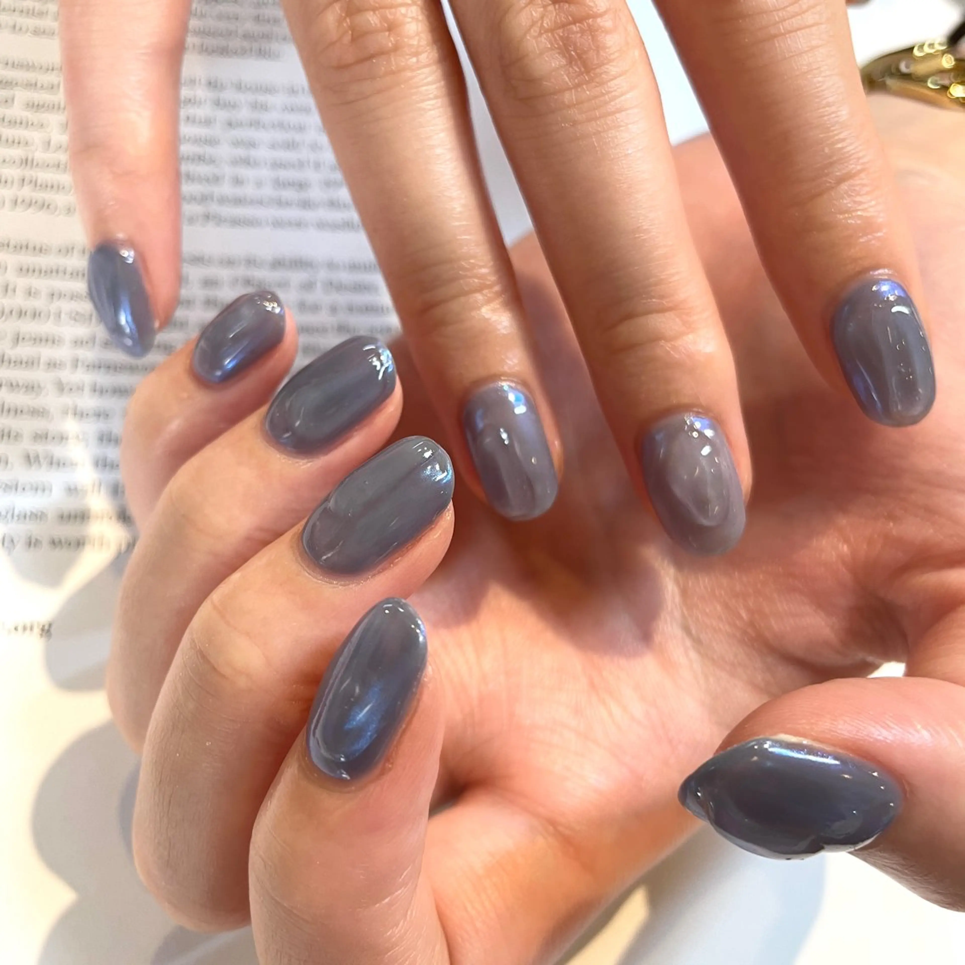 ネイル ハンドネイル 大人ワンホン キラキラ／Ayanoのネイルデザイン