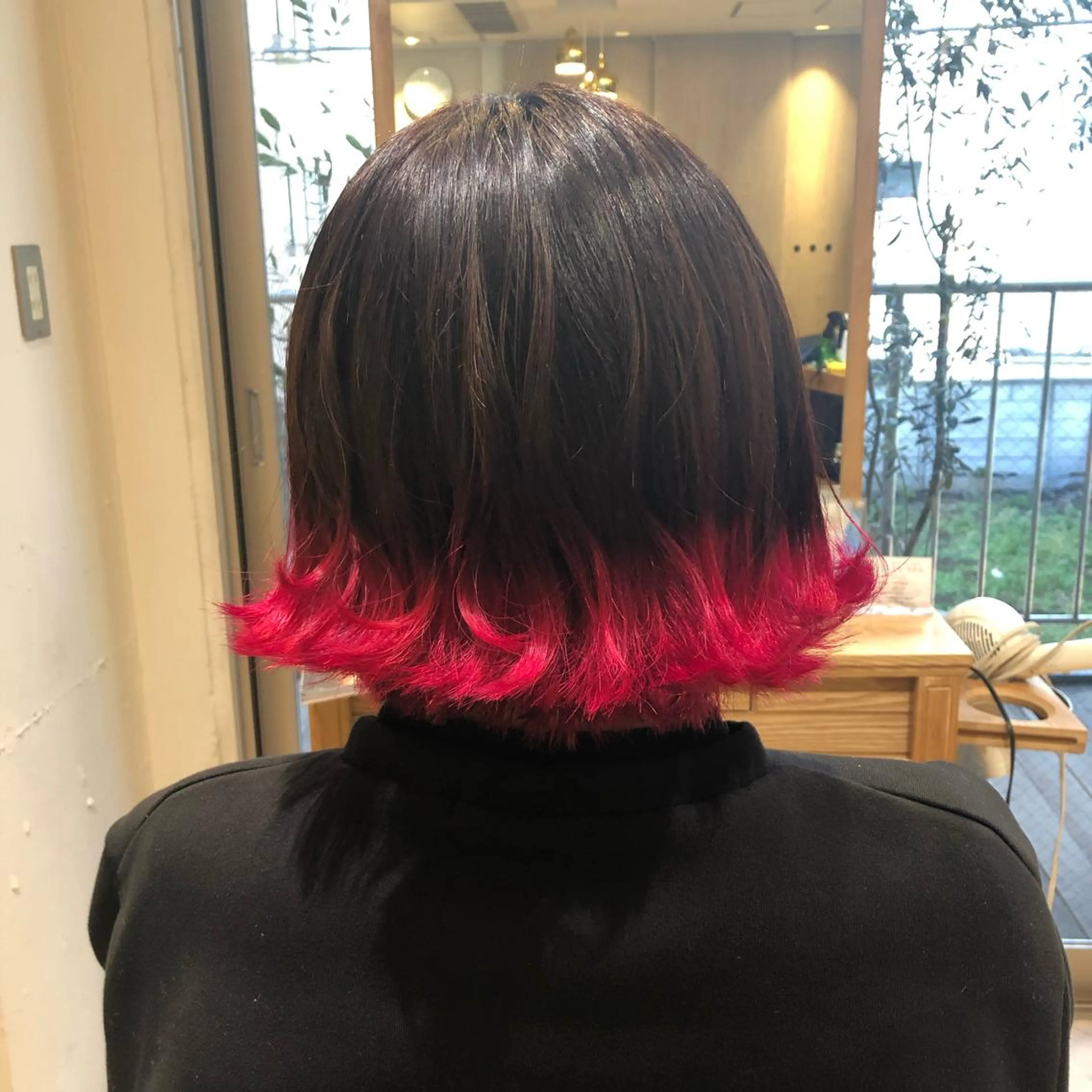 ショート カラー グラデーションカラー ハイライトカラー ハイライト 佐川 友里のヘアスタイル