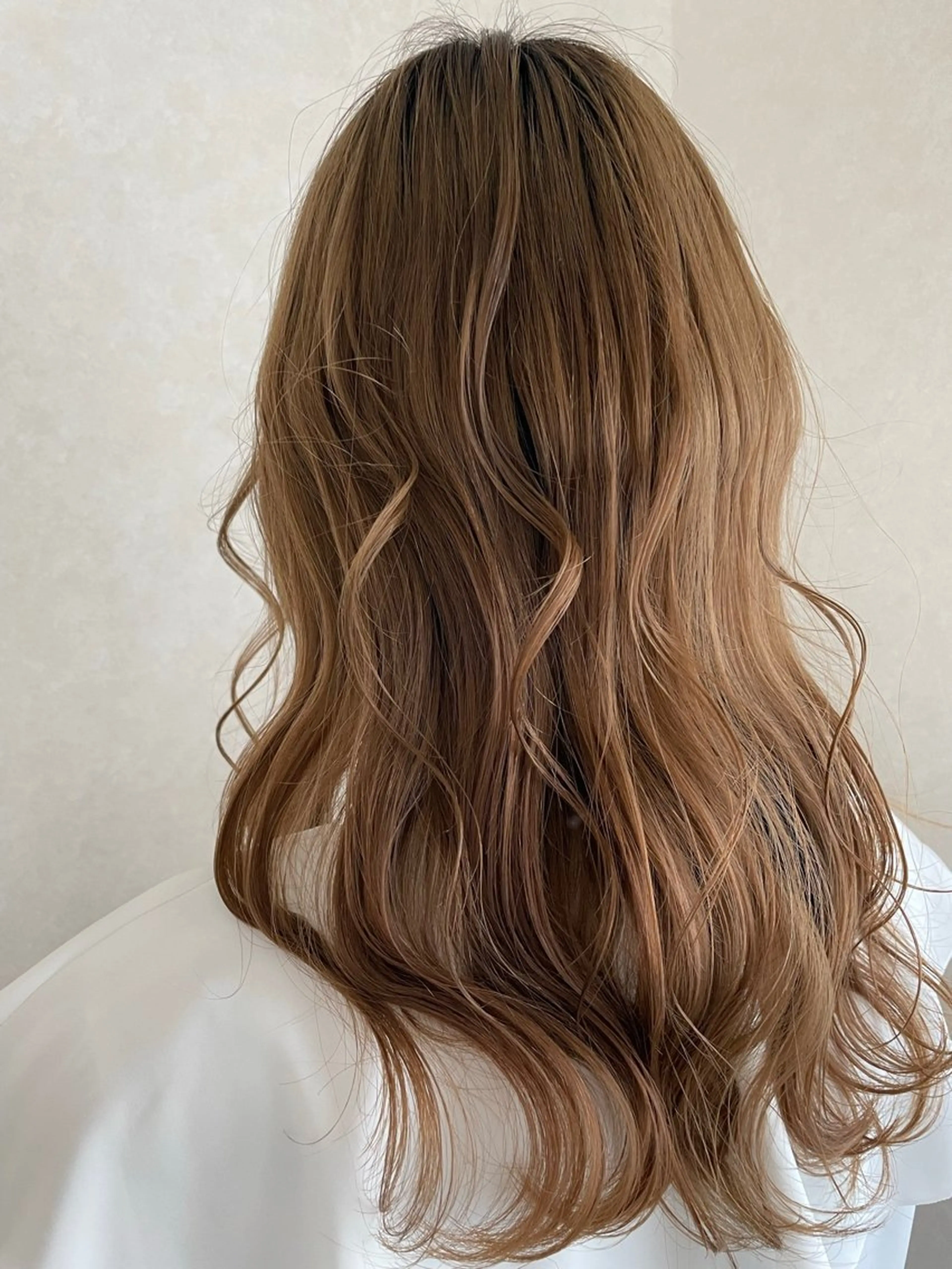 ロング カラー ベージュカラー 伊藤 舞実のヘアスタイル