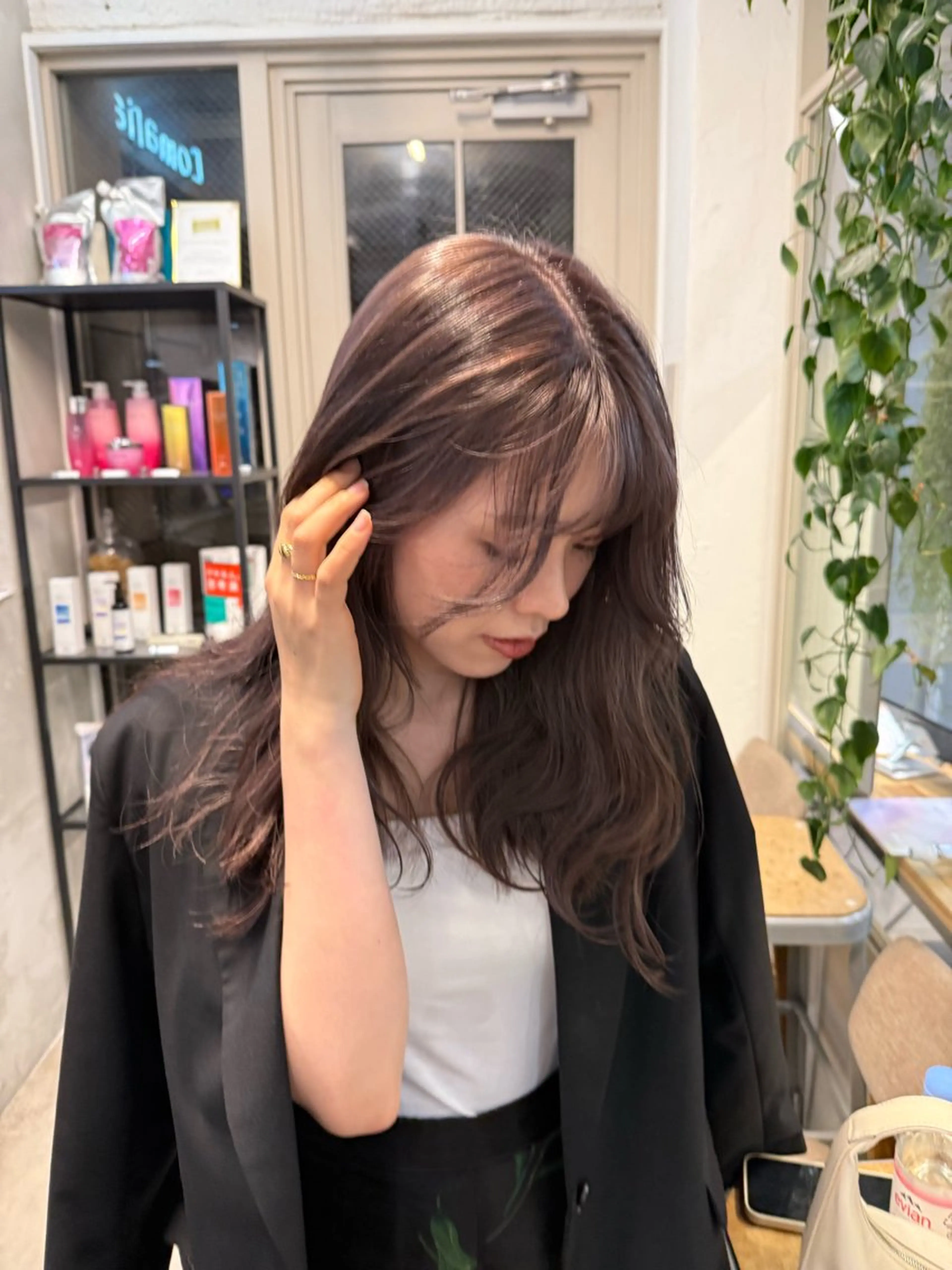 ロング カラー ミルクティー× グレージュMOMOのヘアスタイル