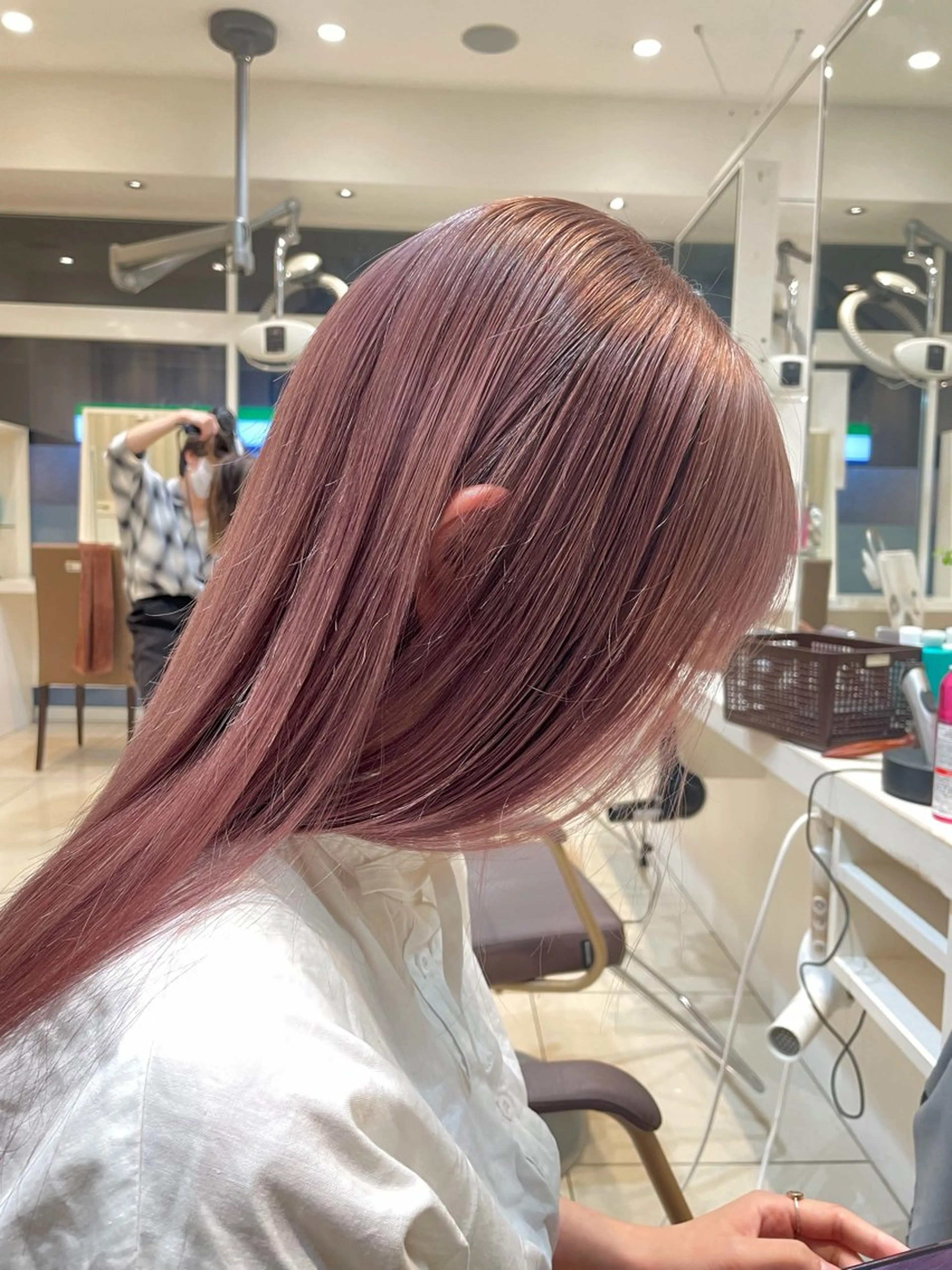 ロング カラー ベージュカラー ピンクカラー ピンクベージュ カット ヘアカラー トリートメント 《ブリーチ/赤み消し /髪質改善》若松良樹のヘアスタイル