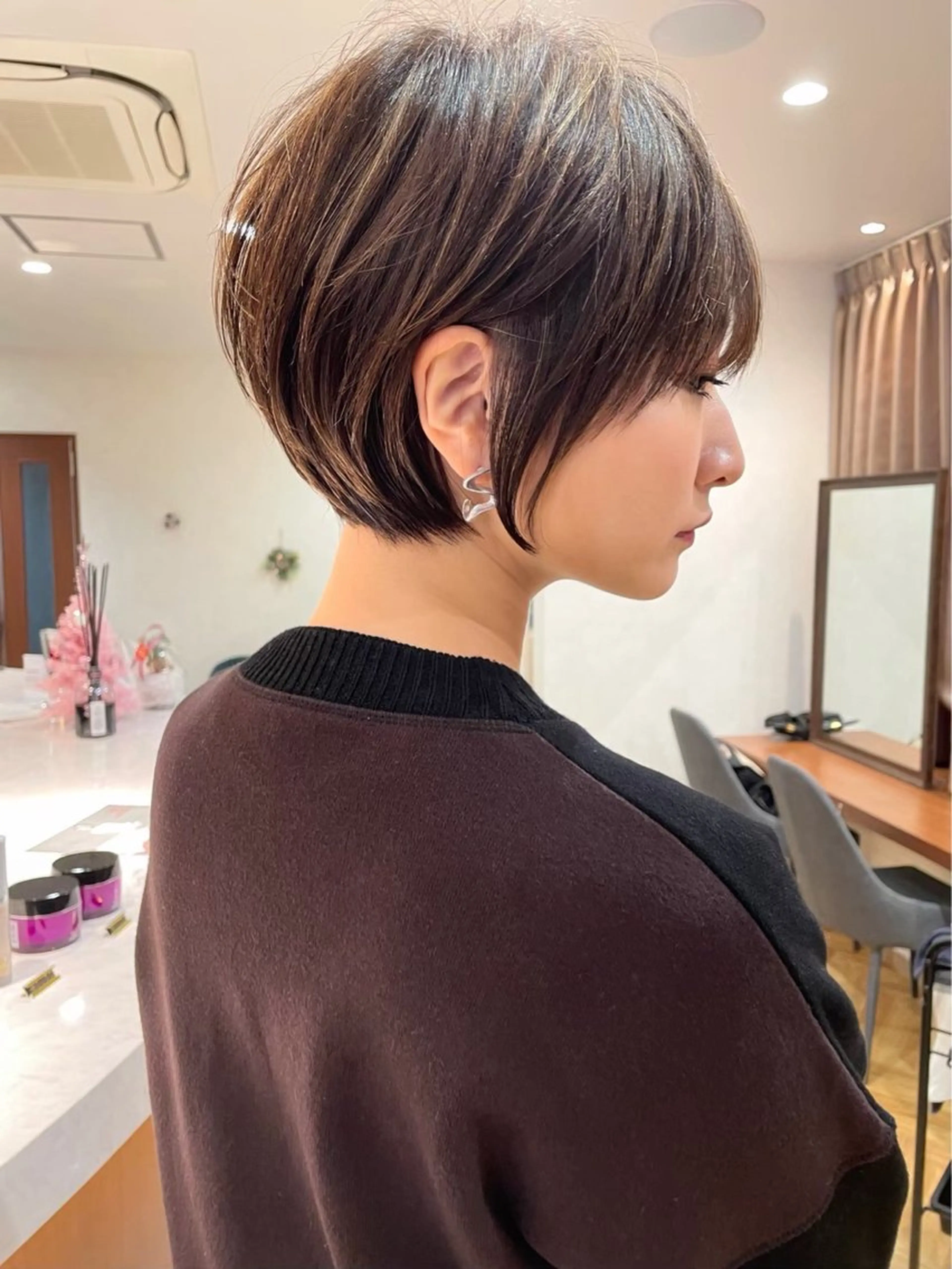 ショート くびれヘア 顔周りカット ハッシュカット 髪質改善 韓国風ヘア カット ヘアカラー トリートメント 博多ベージュ 🐻松井傑のヘアスタイル