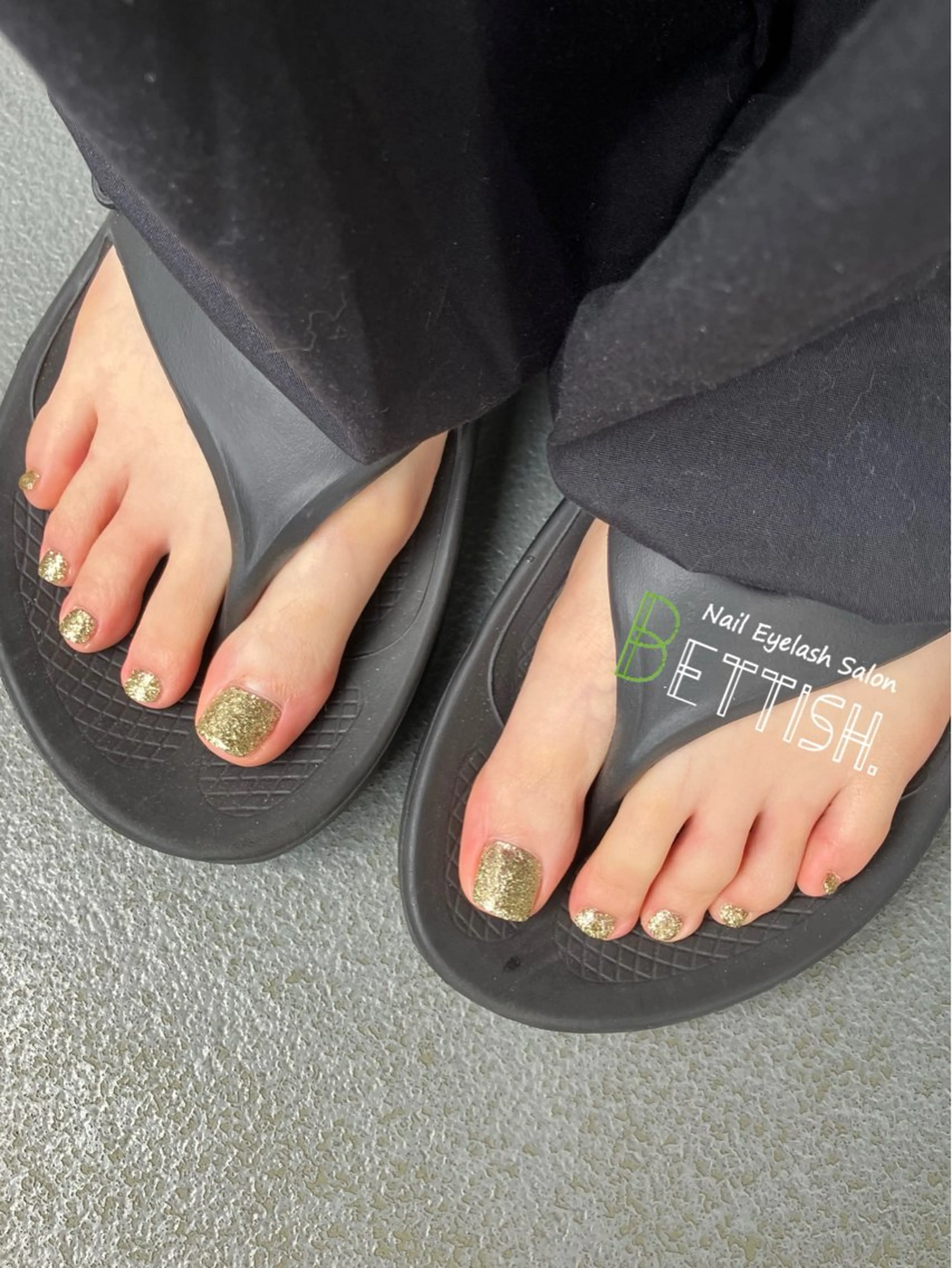 ネイル ゴールド キラキラネイル ラメ(グリッター) ワンカラーネイル フットネイル BETTISH. KUMIKO☺︎︎のネイルデザイン