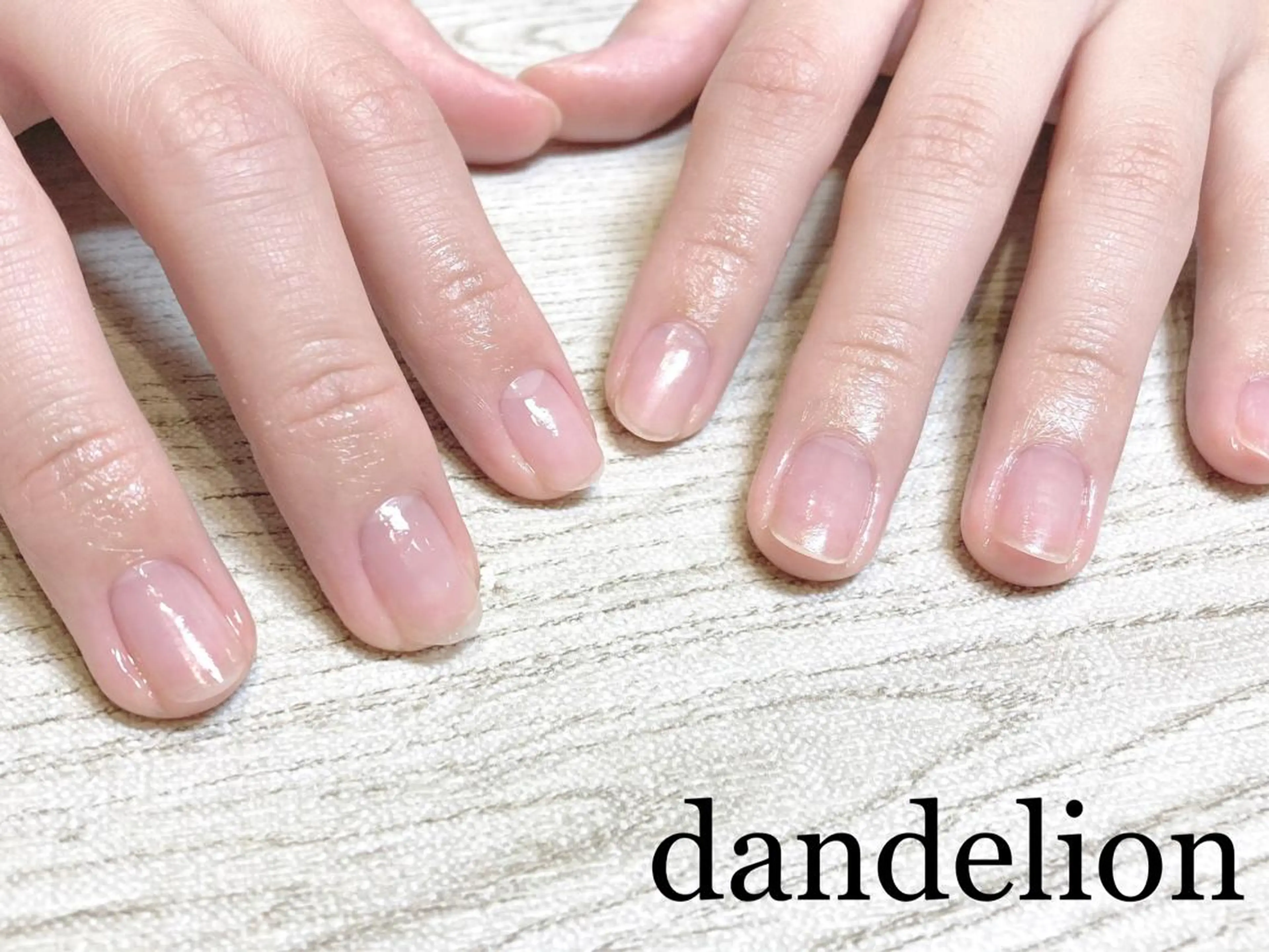 ネイル ハンドケア dandelion ダンデライオンのネイルデザイン