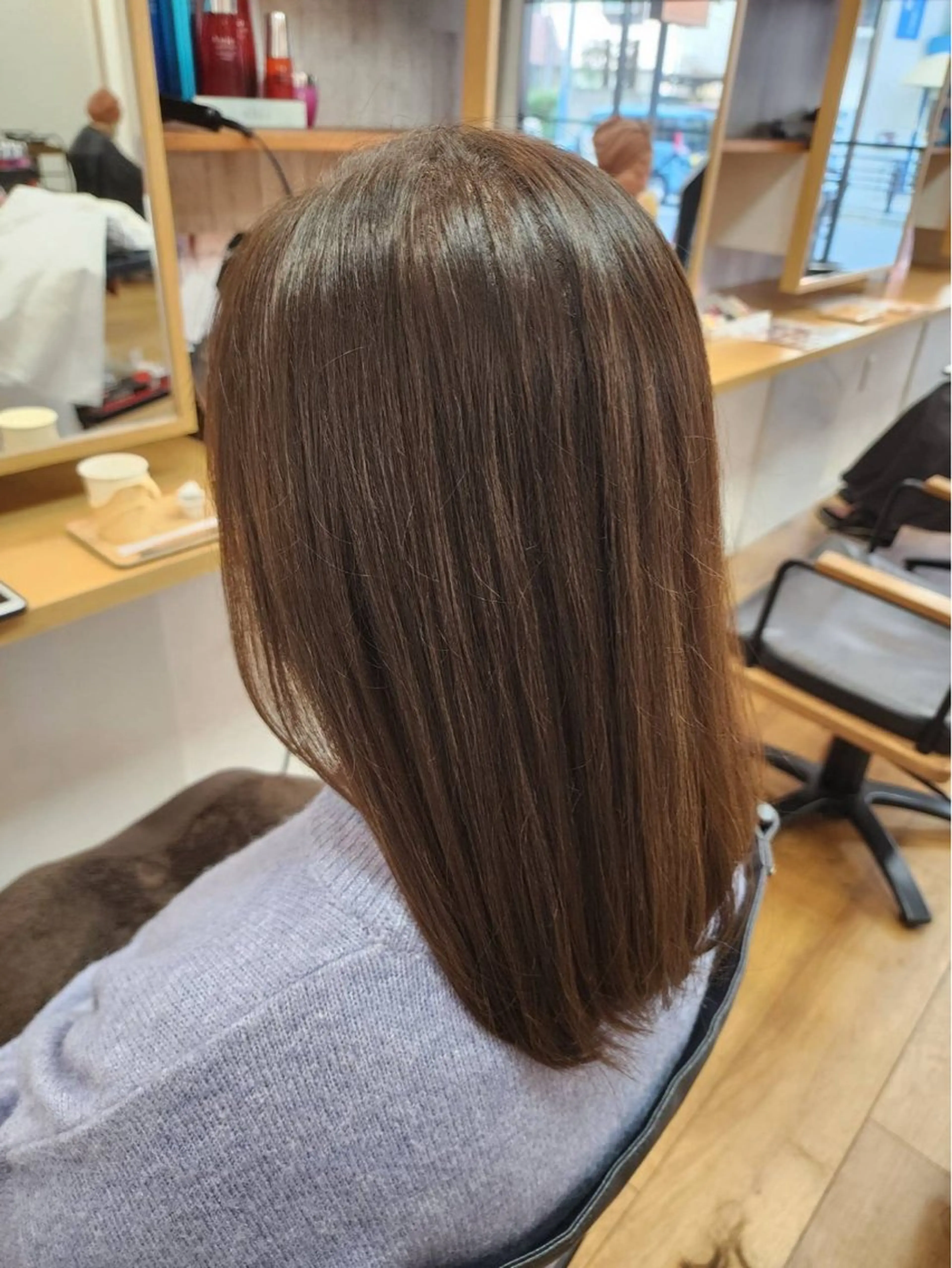 セミロング 大井 陽菜のヘアスタイル