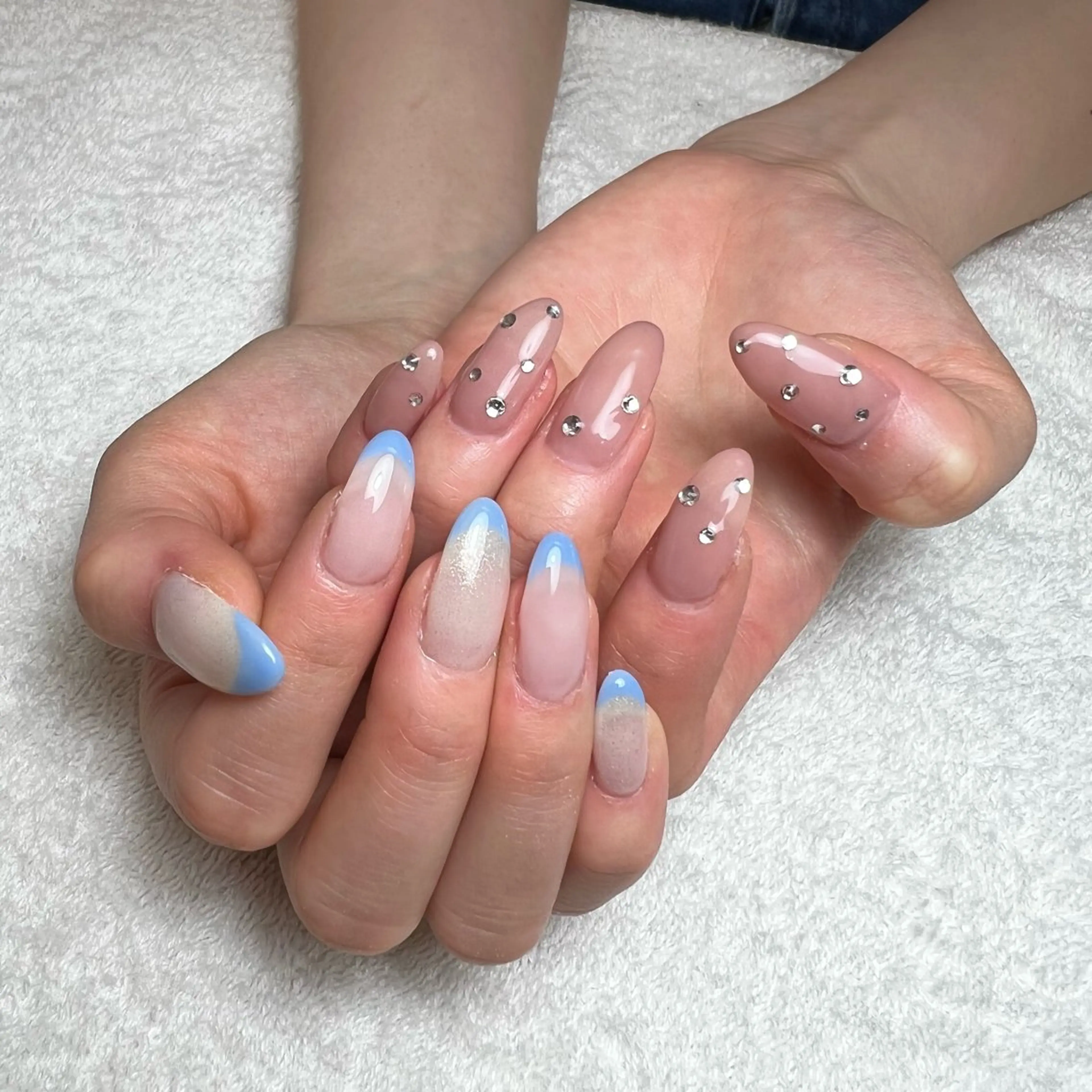 ネイル フレンチネイル 夏ネイル ハンドネイル COCO +のエステ・リラクイメージ