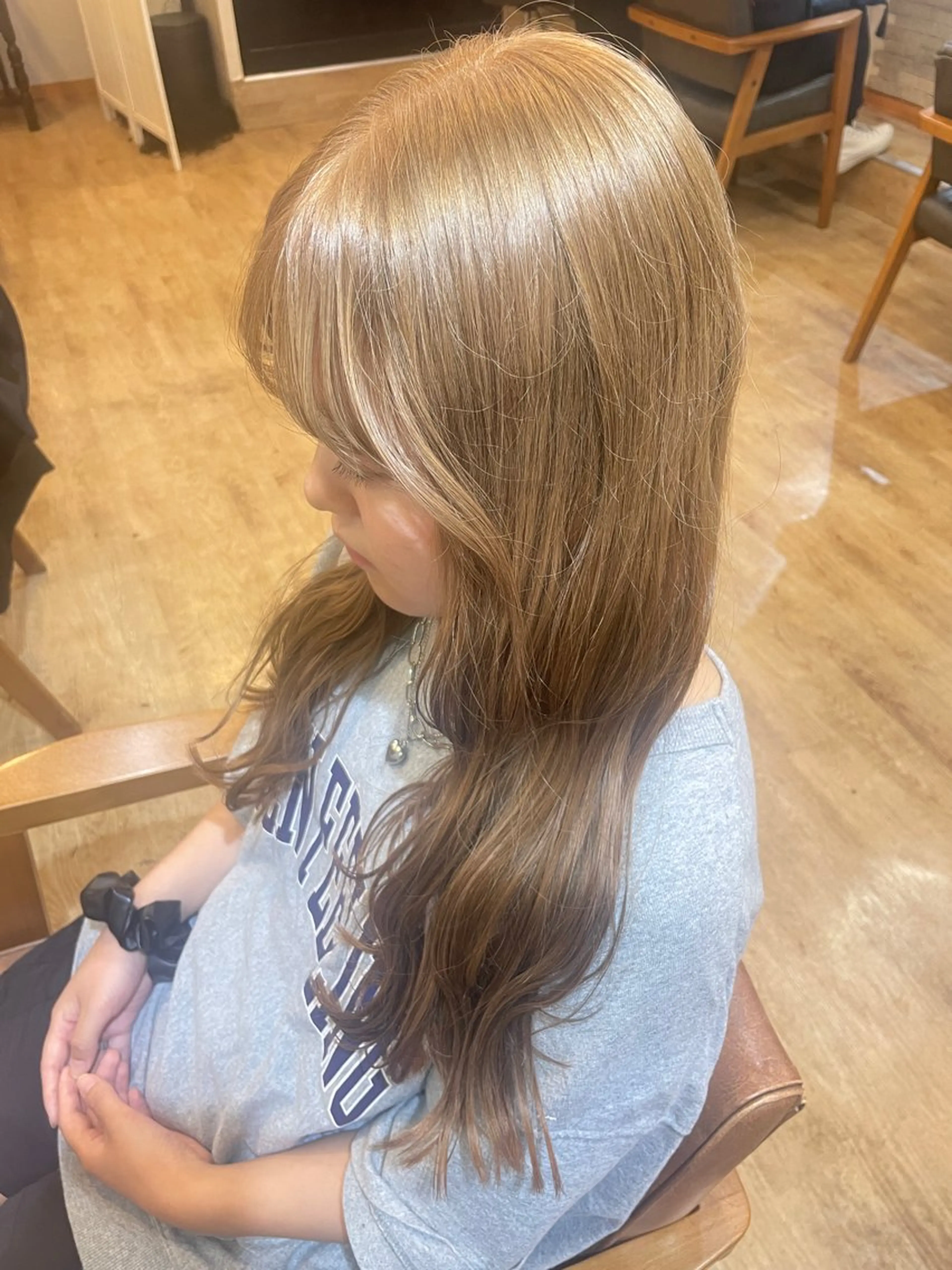 ロング ヘアカラー 大谷 羽音のヘアスタイル