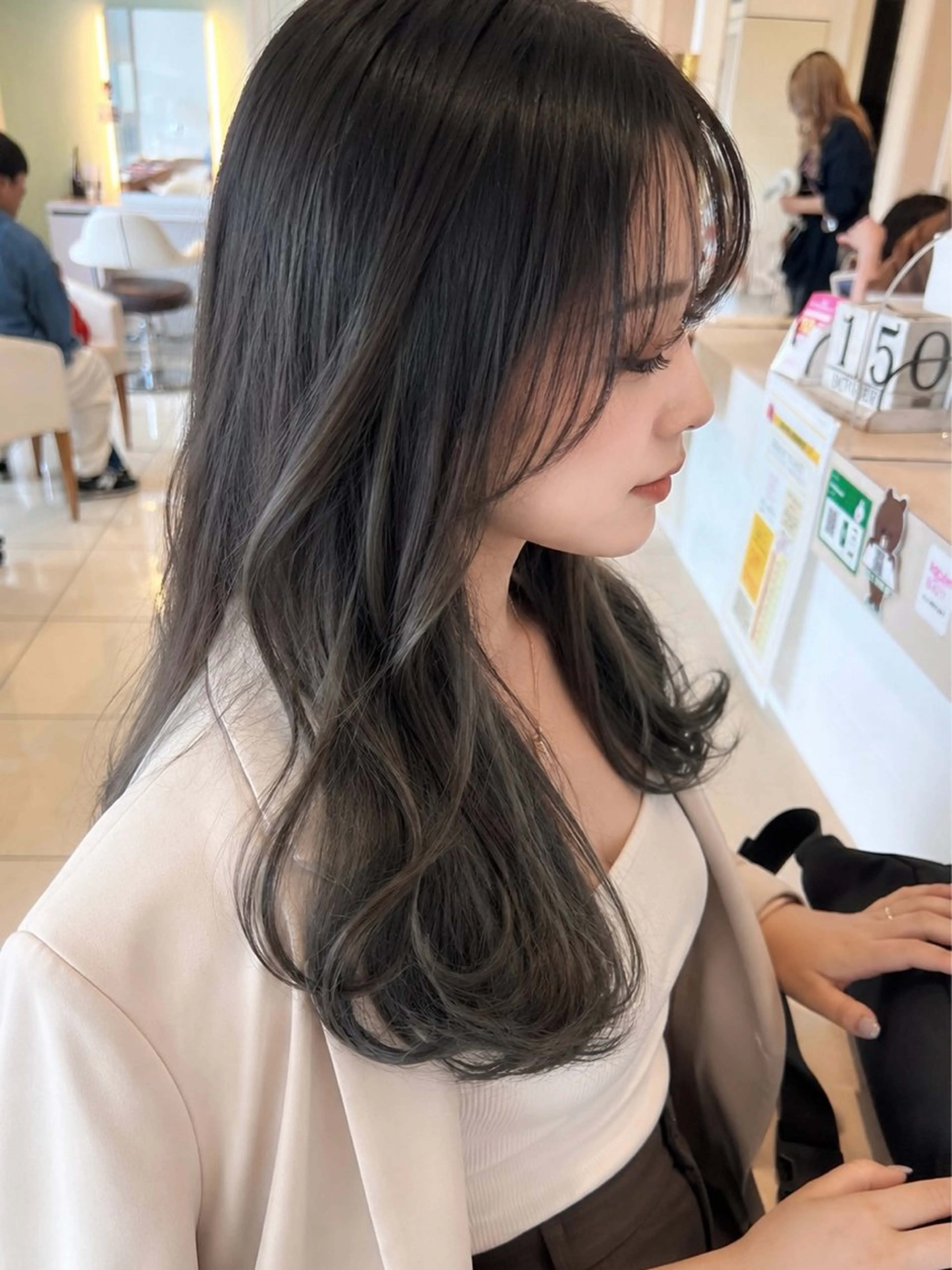 ロング カラー カット ヘアカラー トリートメント 金子 直樹のヘアスタイル