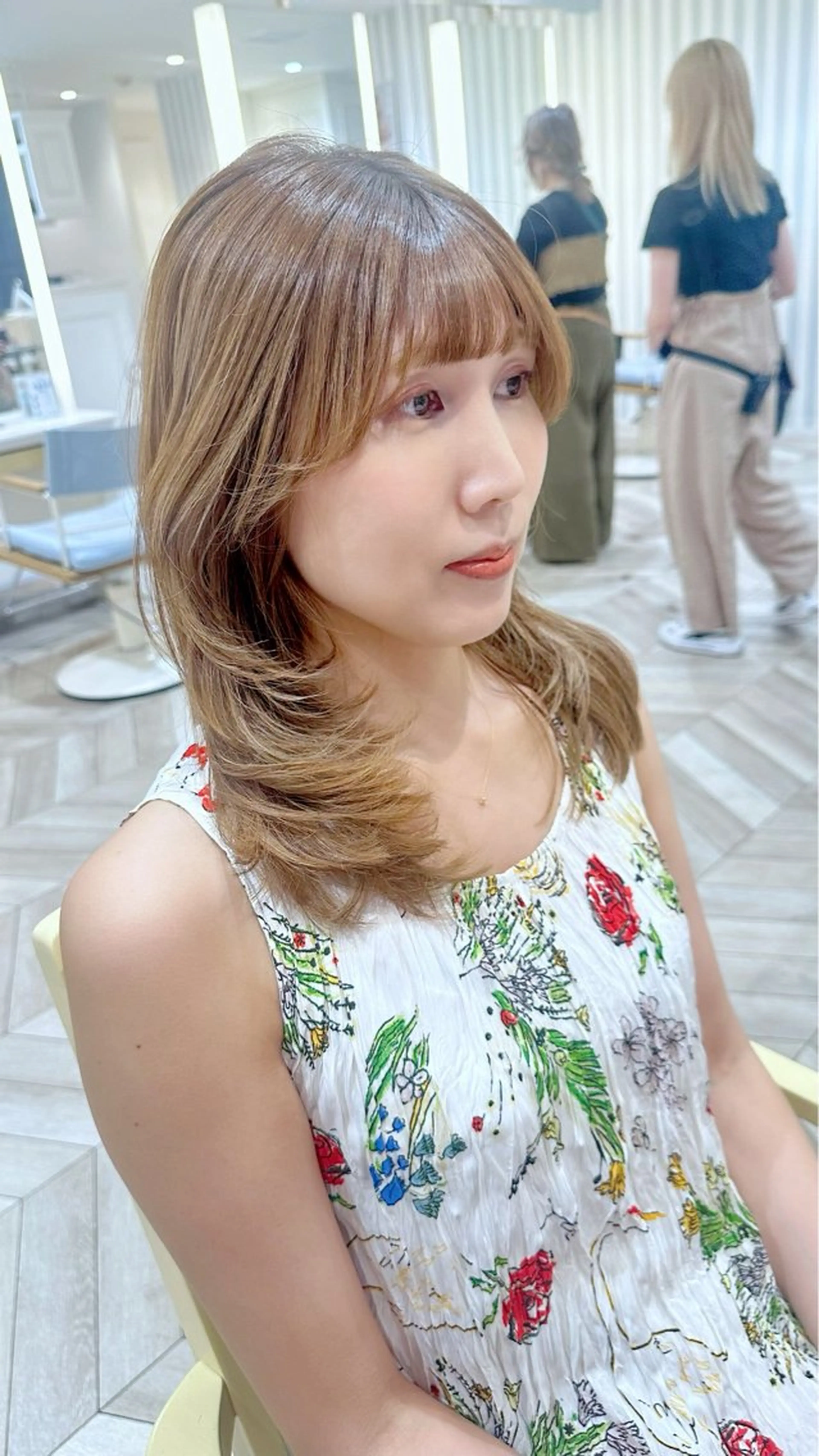 セミロング カラー レイヤーカット カット ヘアカラー トリートメント 小顔レイヤー/ ベージュ🤍Rieのヘアスタイル