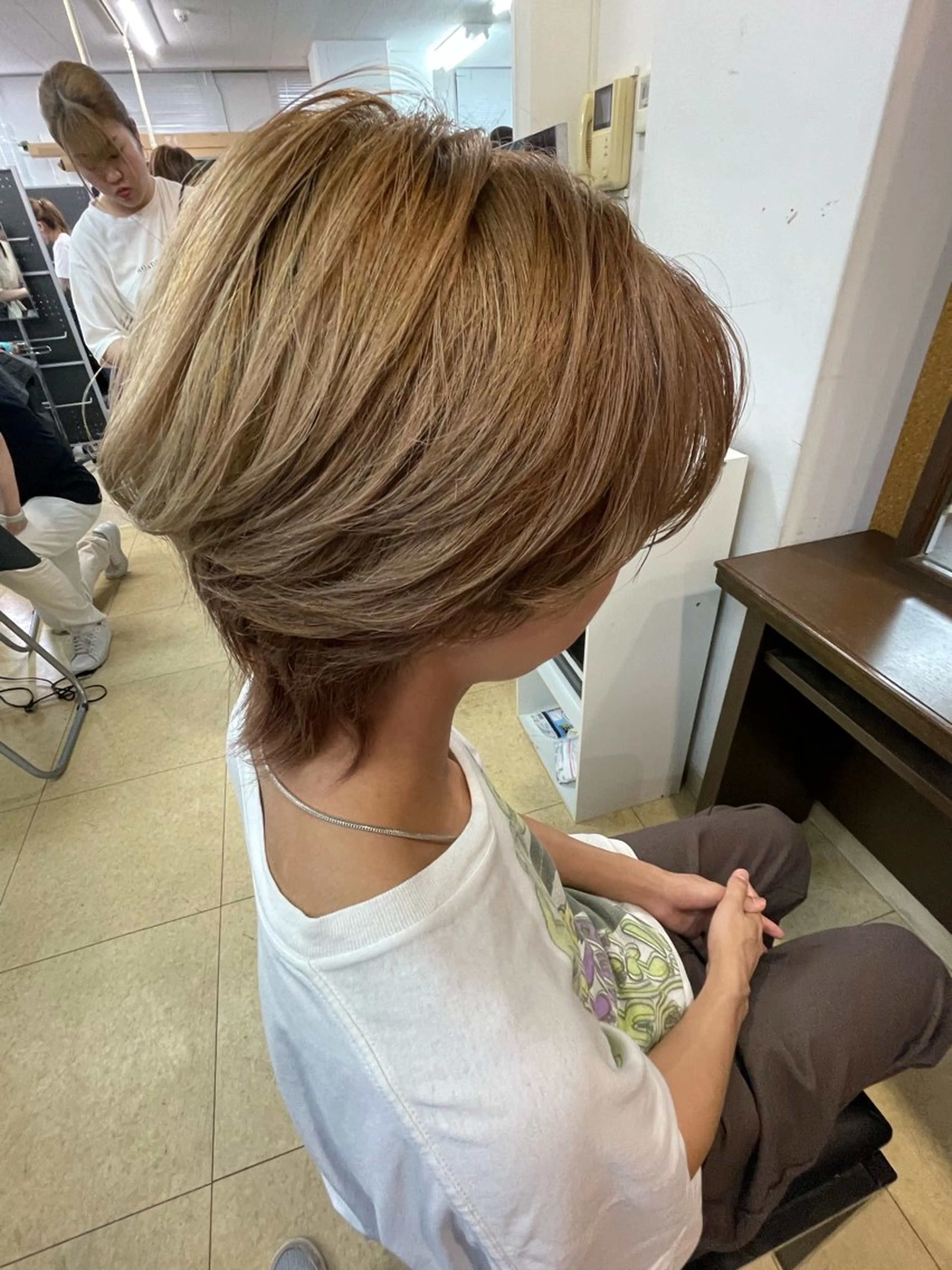 ショート メンズ 🌈透明感カラー 韓国 ミライ🇰🇷のヘアスタイル