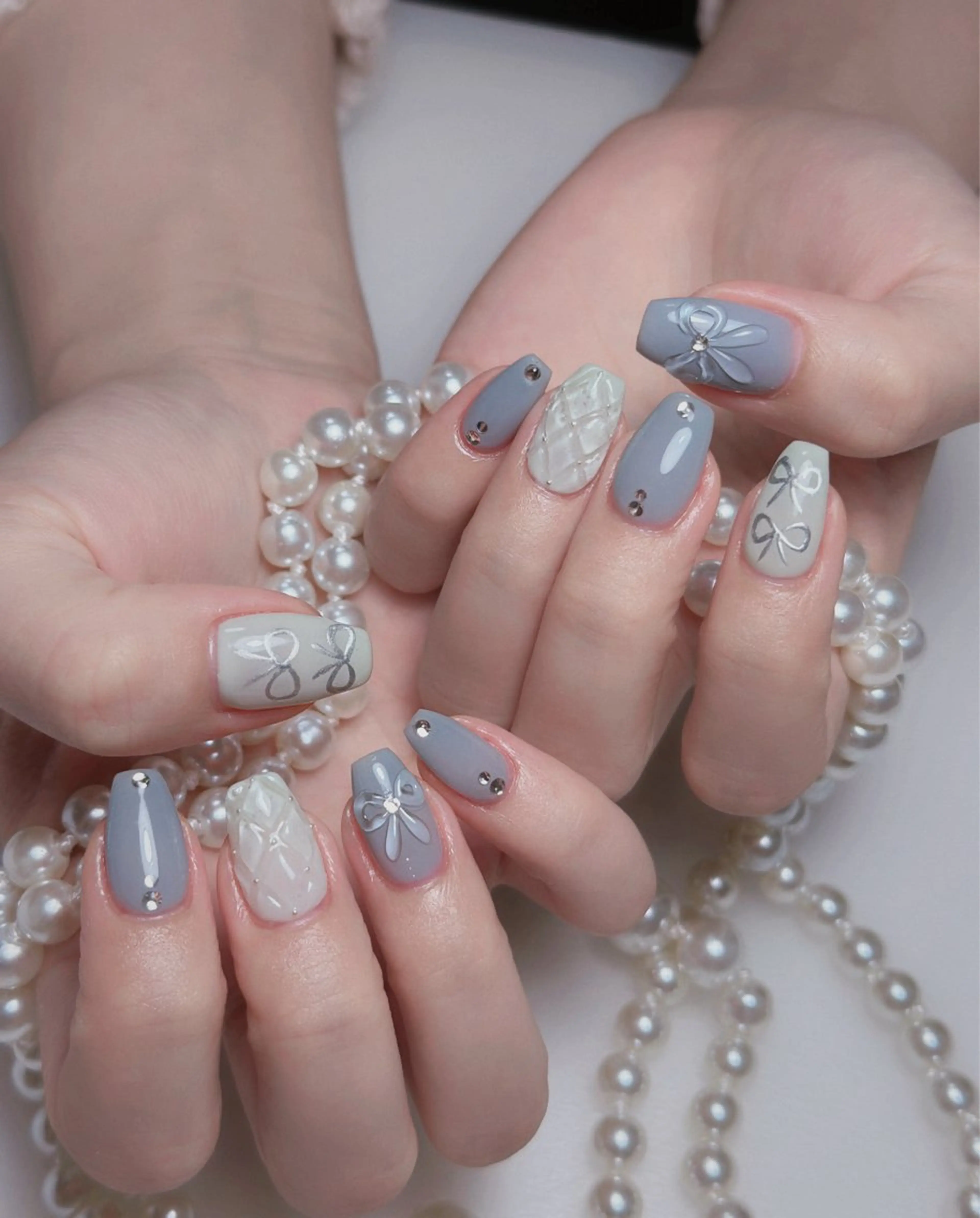 ネイル オーロラネイル 長さ出し フットネイル 韓国ネイル ラメ(グリッター) ハンドネイル 👍thumbs up nail👍のネイルデザイン