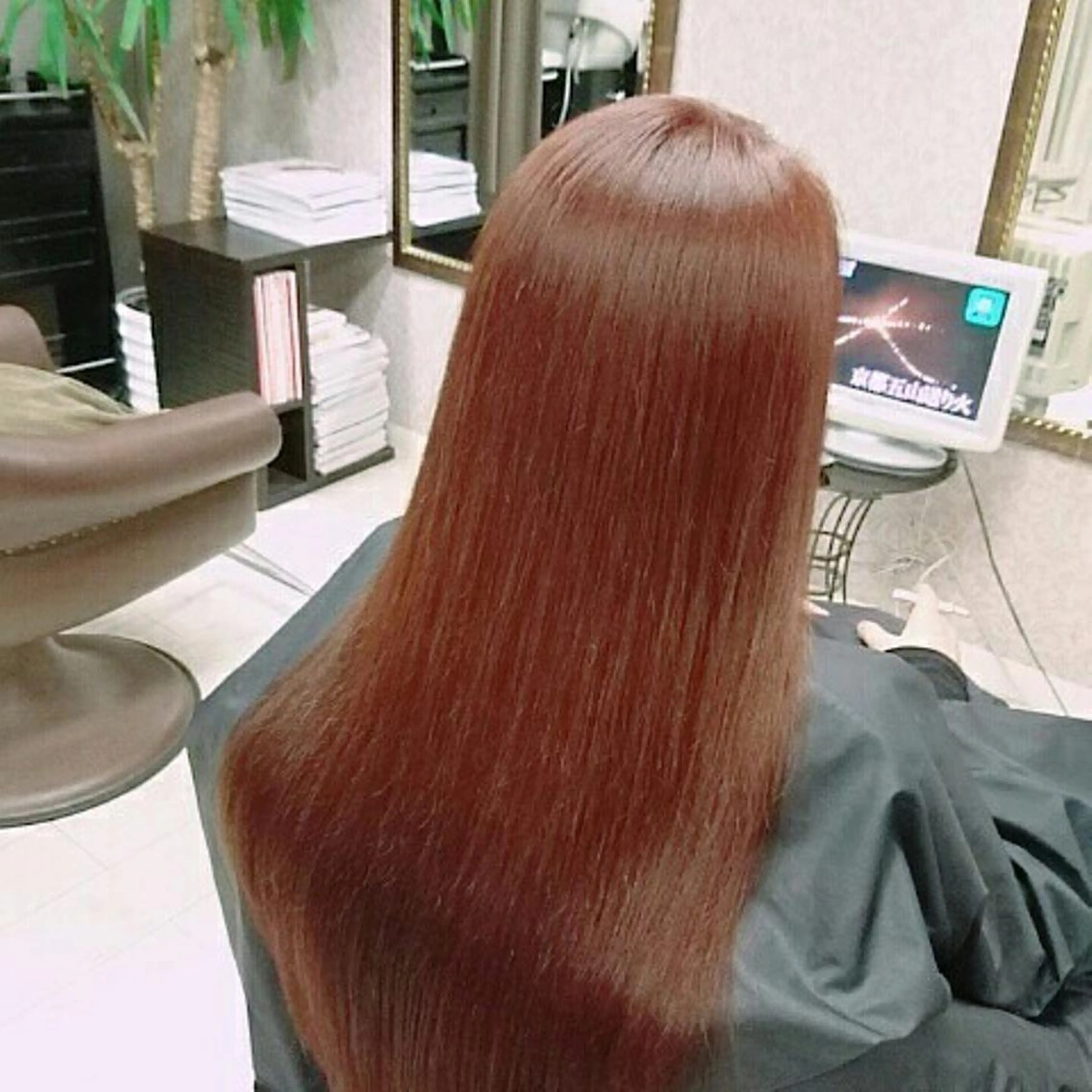 カラー ロング レッドカラー トリートメント 三上 恵美のマツエク・マツパデザイン