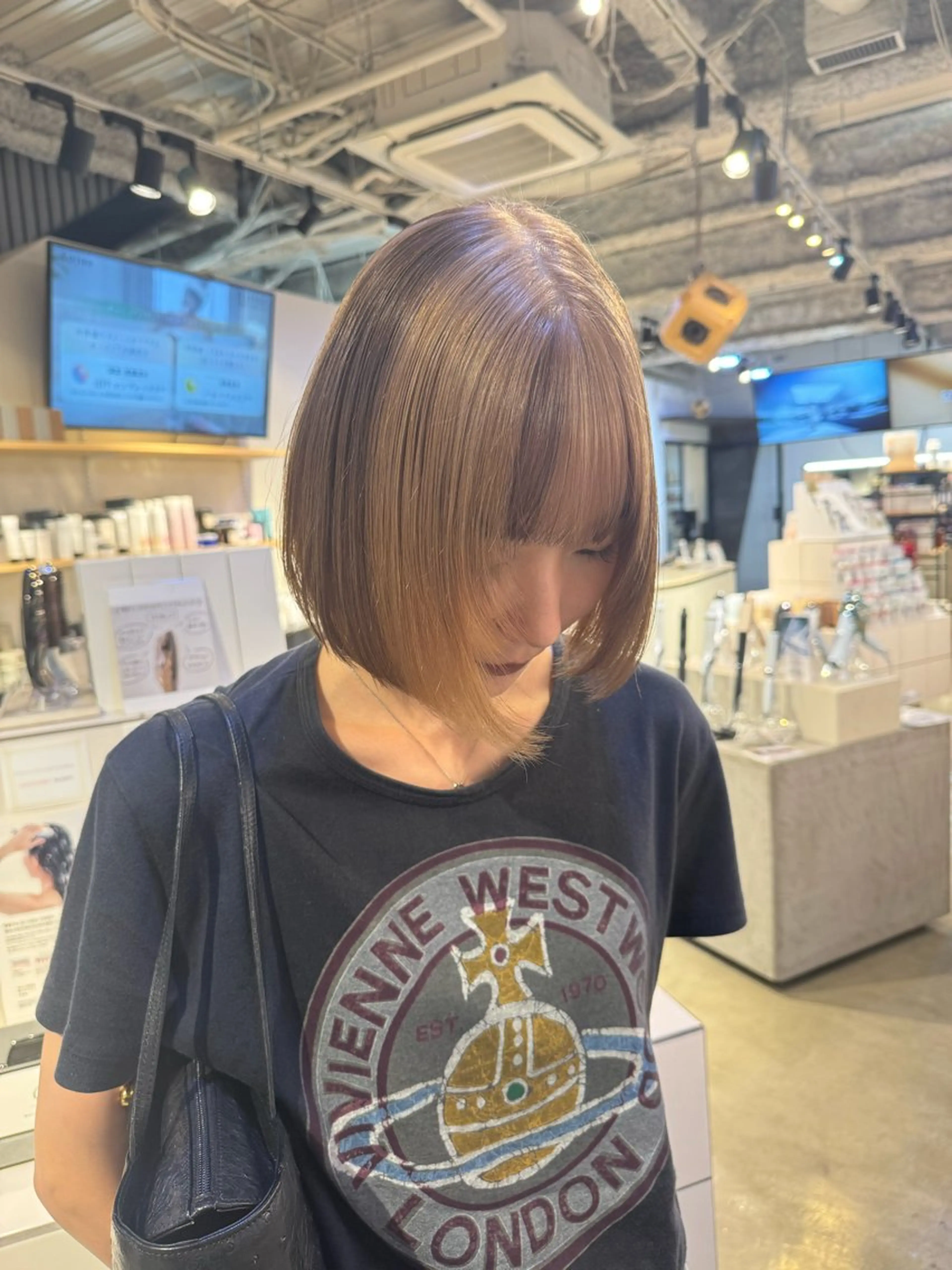 ショート カラー ブラウンカラー デザインカラー 詩音 ／札幌美容師のヘアスタイル