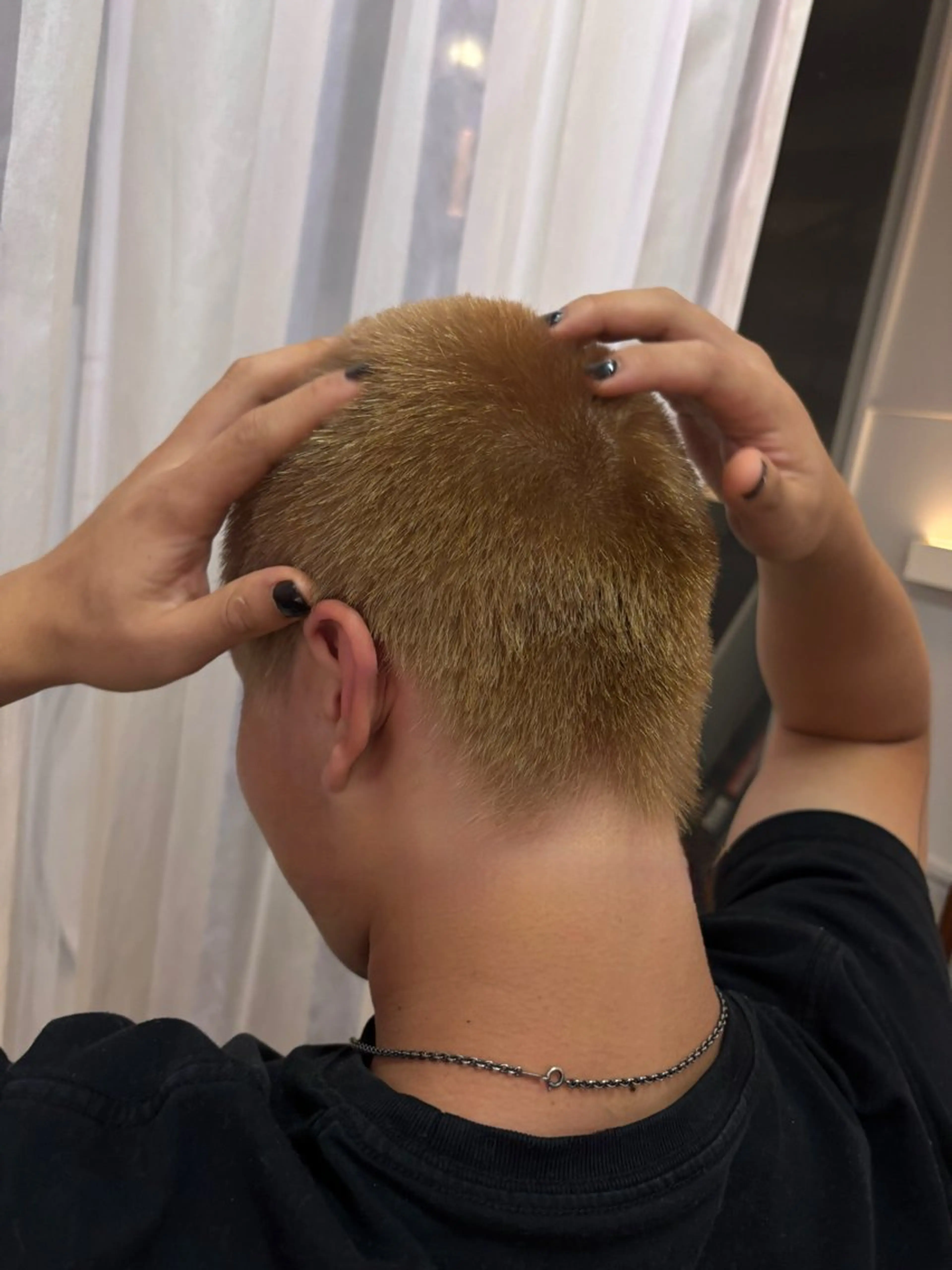 ショート ヘアカラー ooitヨシダ ミナミのヘアスタイル