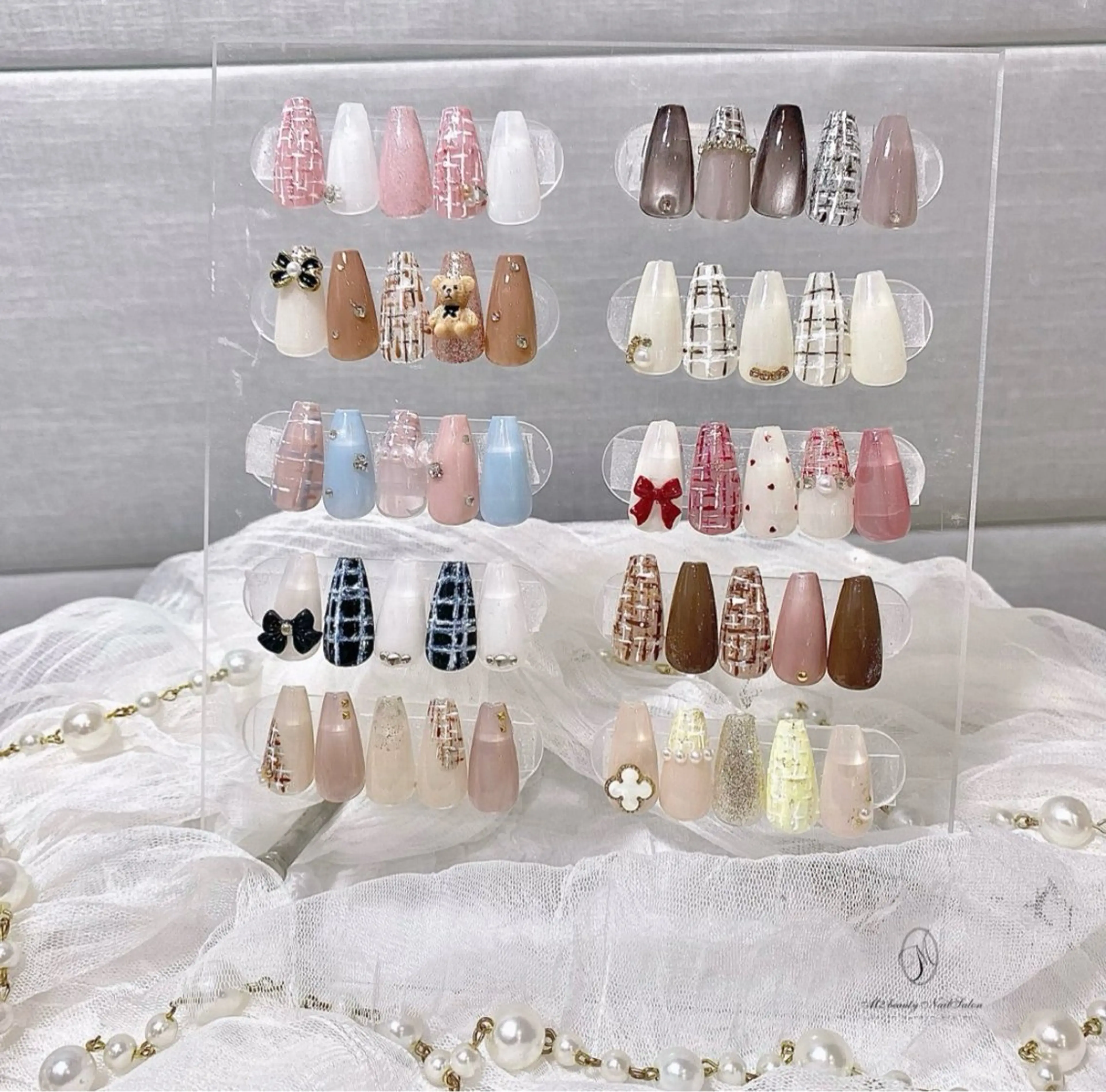 ネイル アートネイル フラッシュネイル フレンチネイル ガラスフレンチ グラデーション ハンドネイル M2 BEAUTY アユミのネイルデザイン