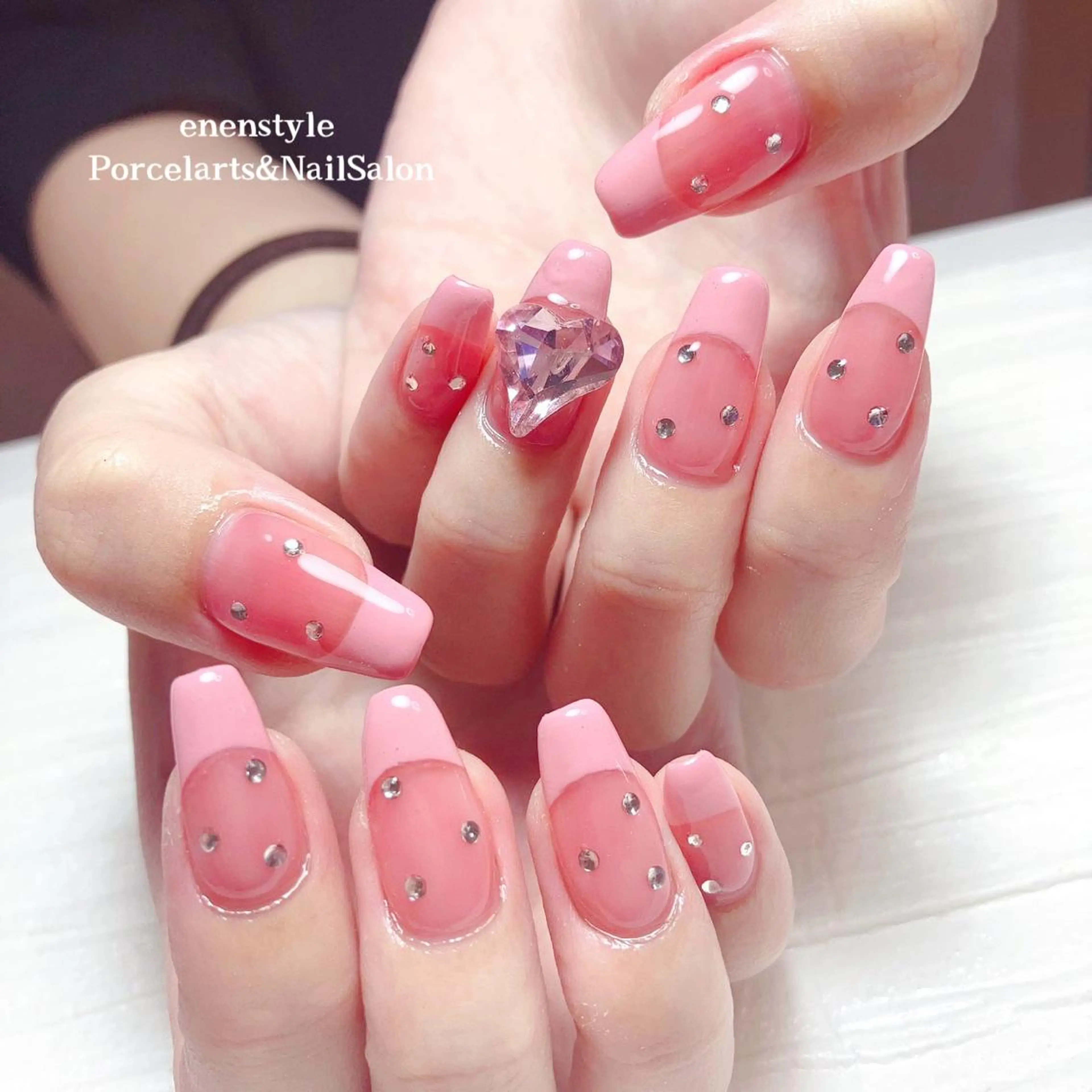 ミディアム ネイル 👑enen style👑のネイルデザイン