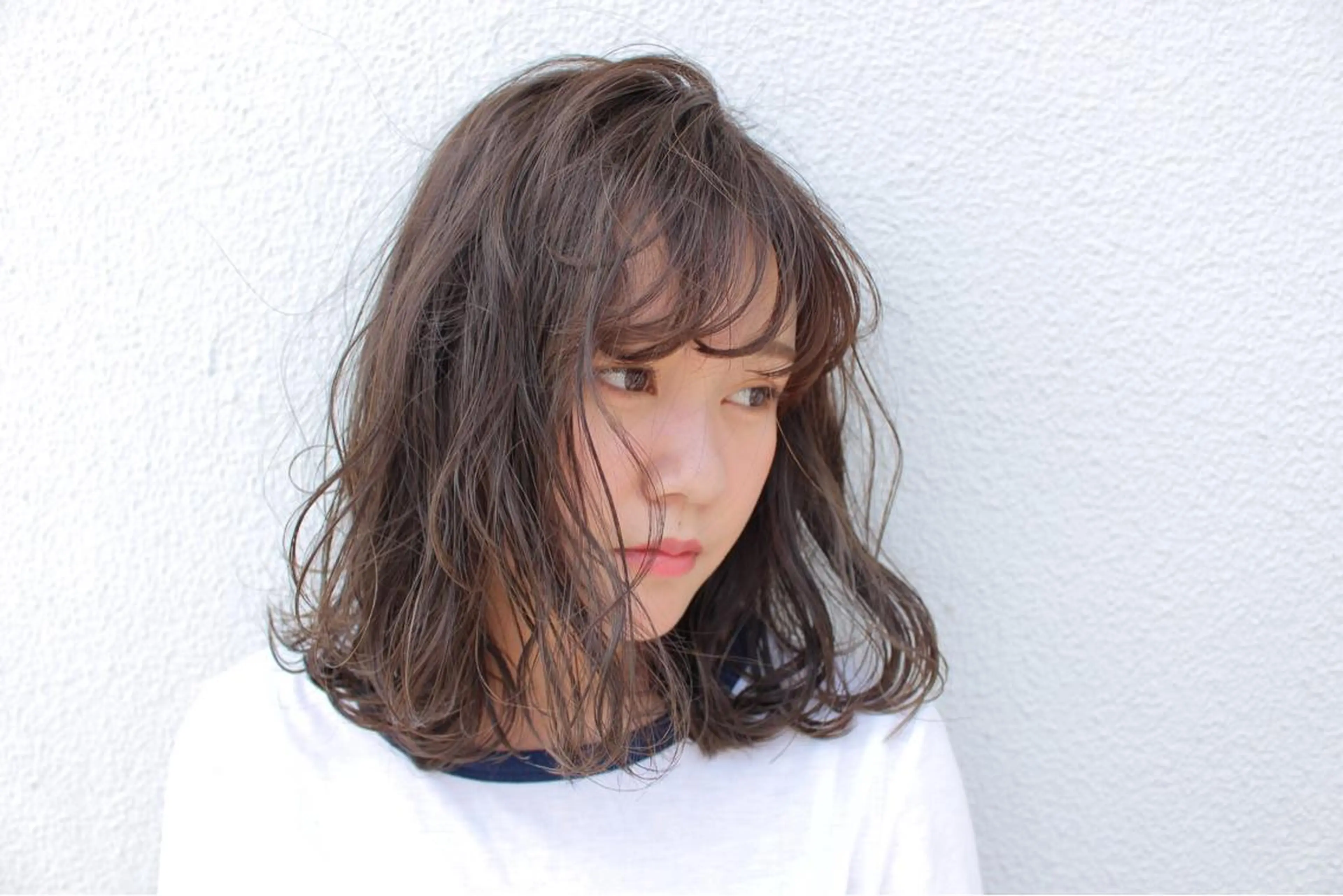 セミロング カラー ハイライトカラー ハイライト 立川 奈那子のヘアスタイル