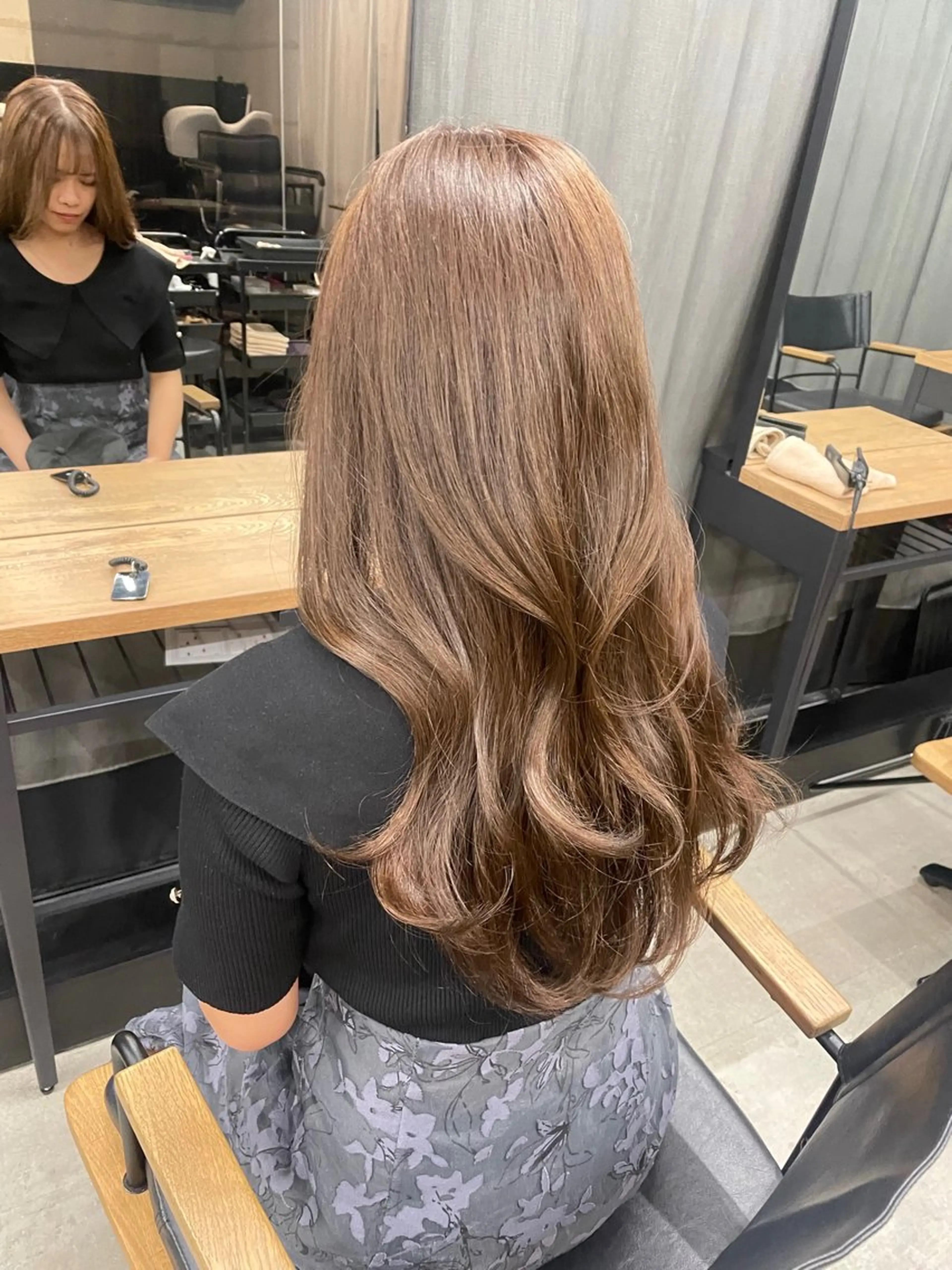 ロング 伊藤 莉奈　韓国ヘアのヘアスタイル