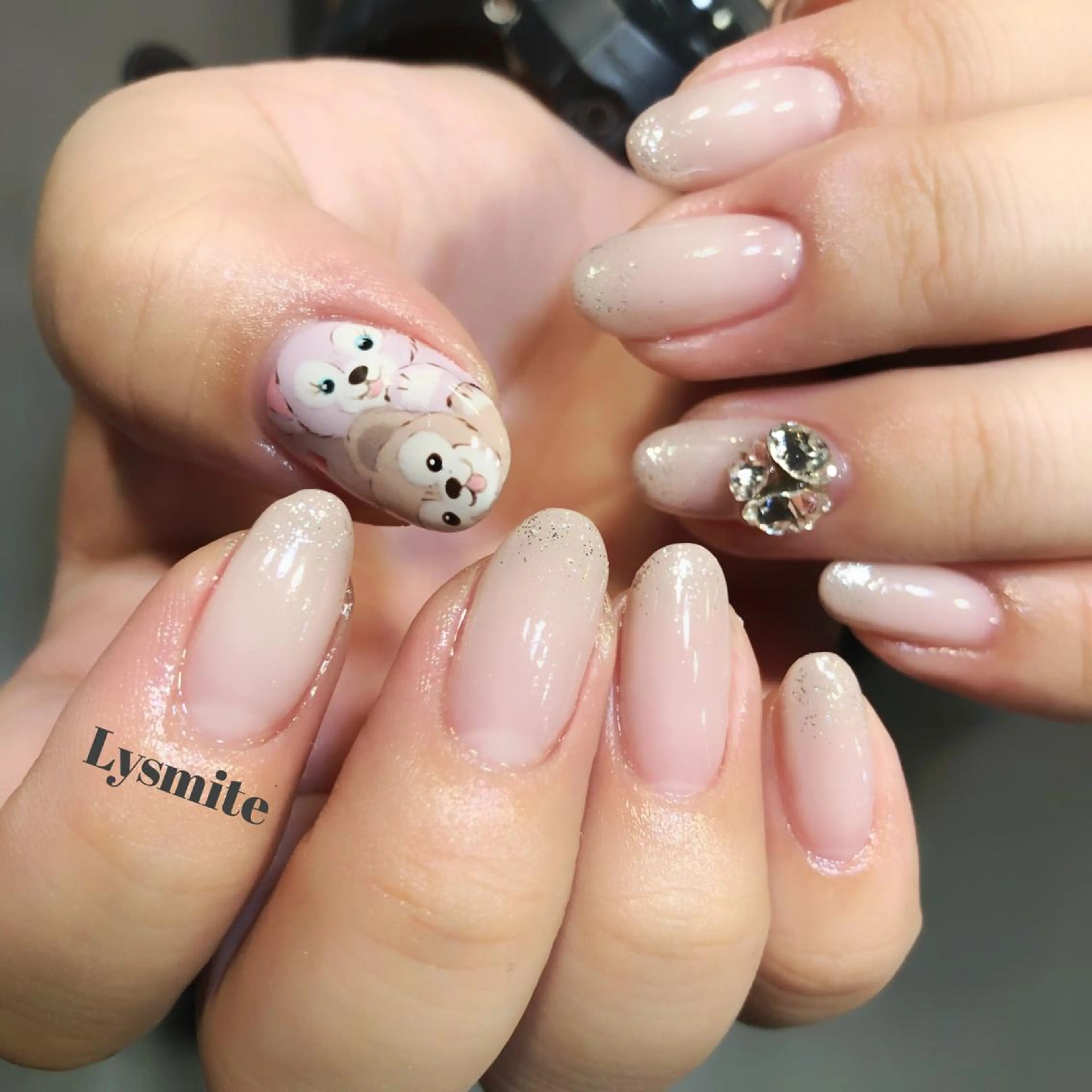 ネイル アートネイル ラメ(グリッター) シンプルネイル ハンドネイル 岩本 美香のネイルデザイン