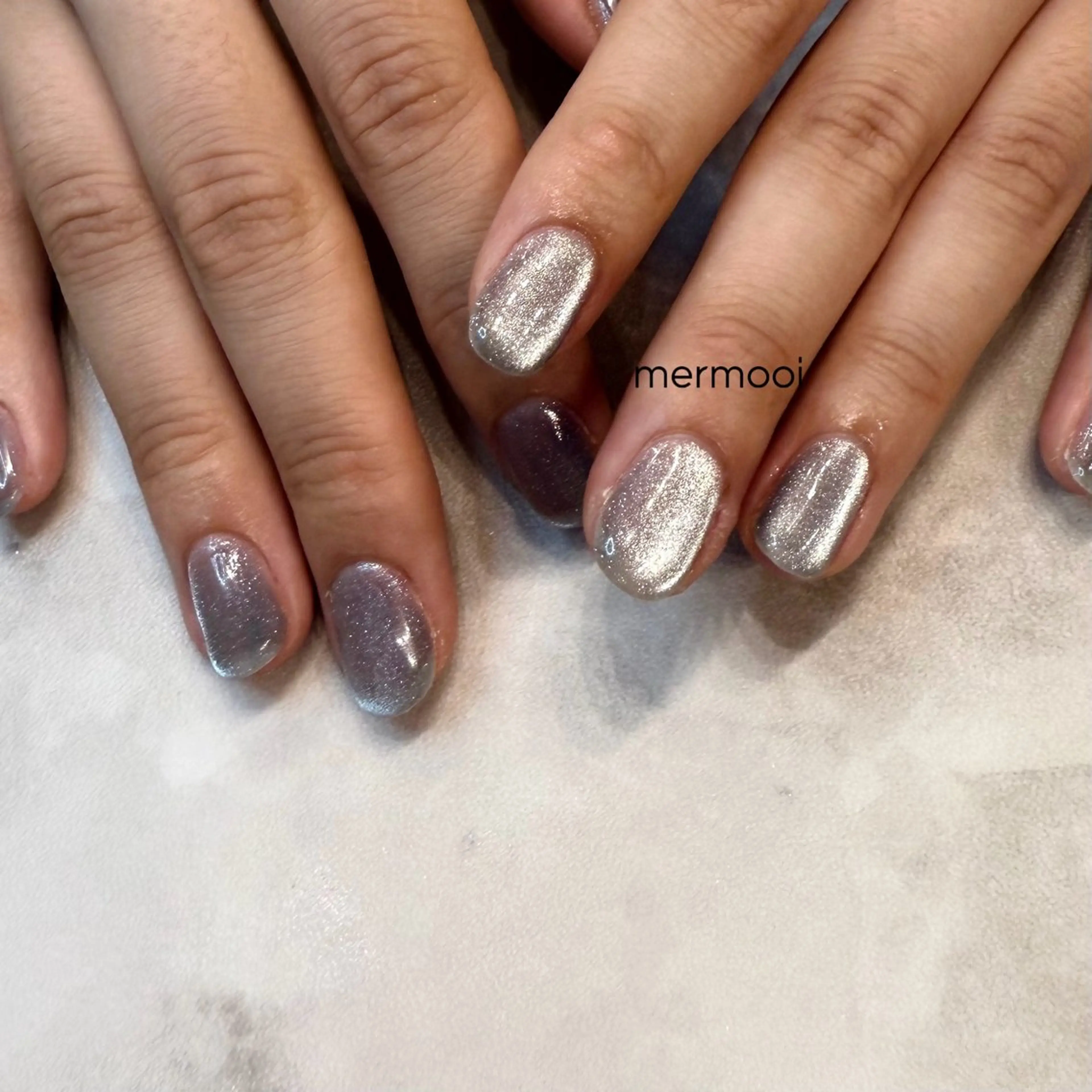 ネイル マグネットネイル マグネットワンカラー 大理石ネイル(マーブル) ニュアンスネイル ワンカラーネイル ハンドネイル melumooi nailのネイルデザイン