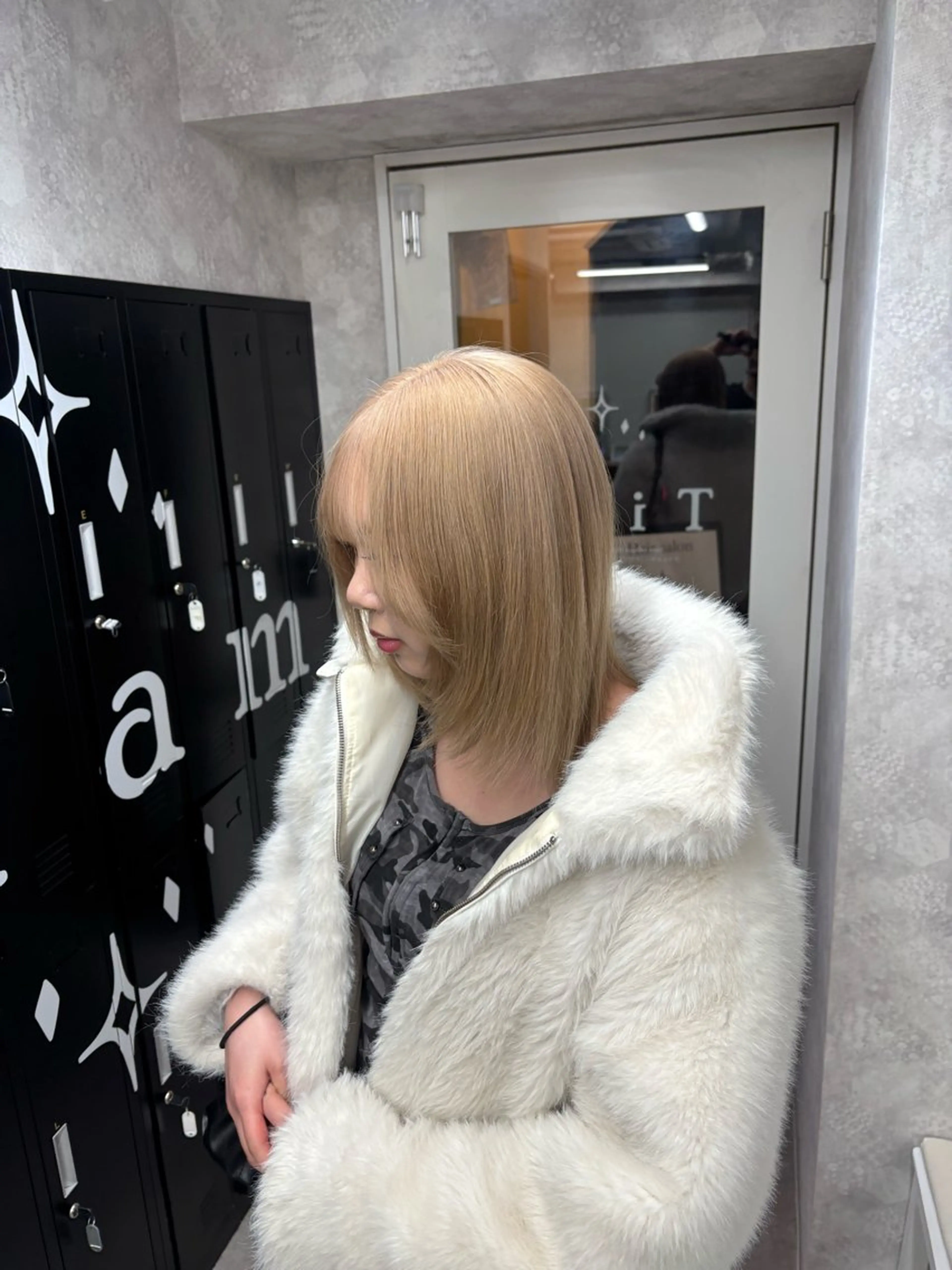 ミディアム カラー カット ヘアカラー トリートメント ヘアセット ギャル/ハイトーン 特化/ルイヤのヘアスタイル