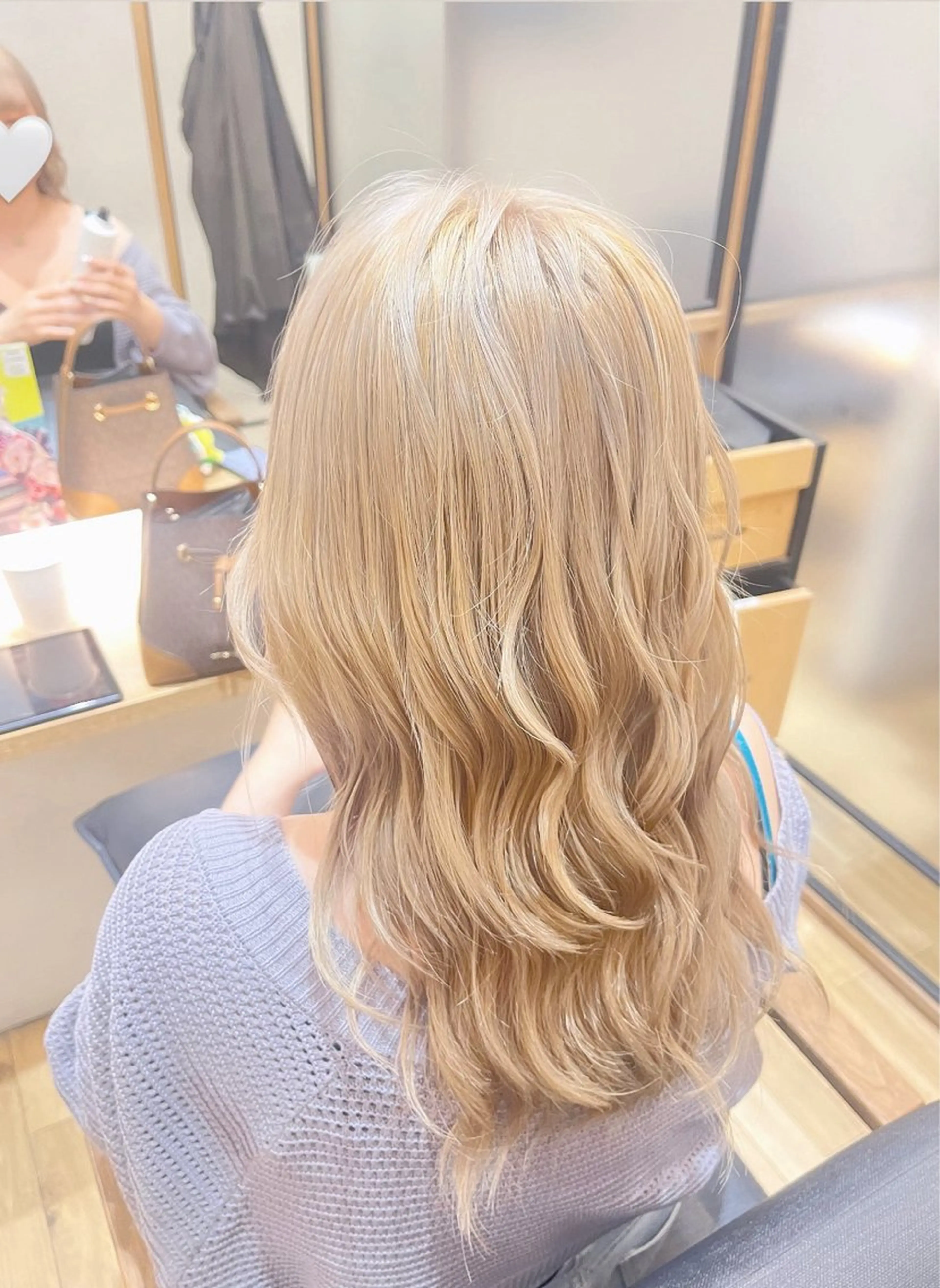 セミロング あらいしほ /ダブルカラーのヘアスタイル