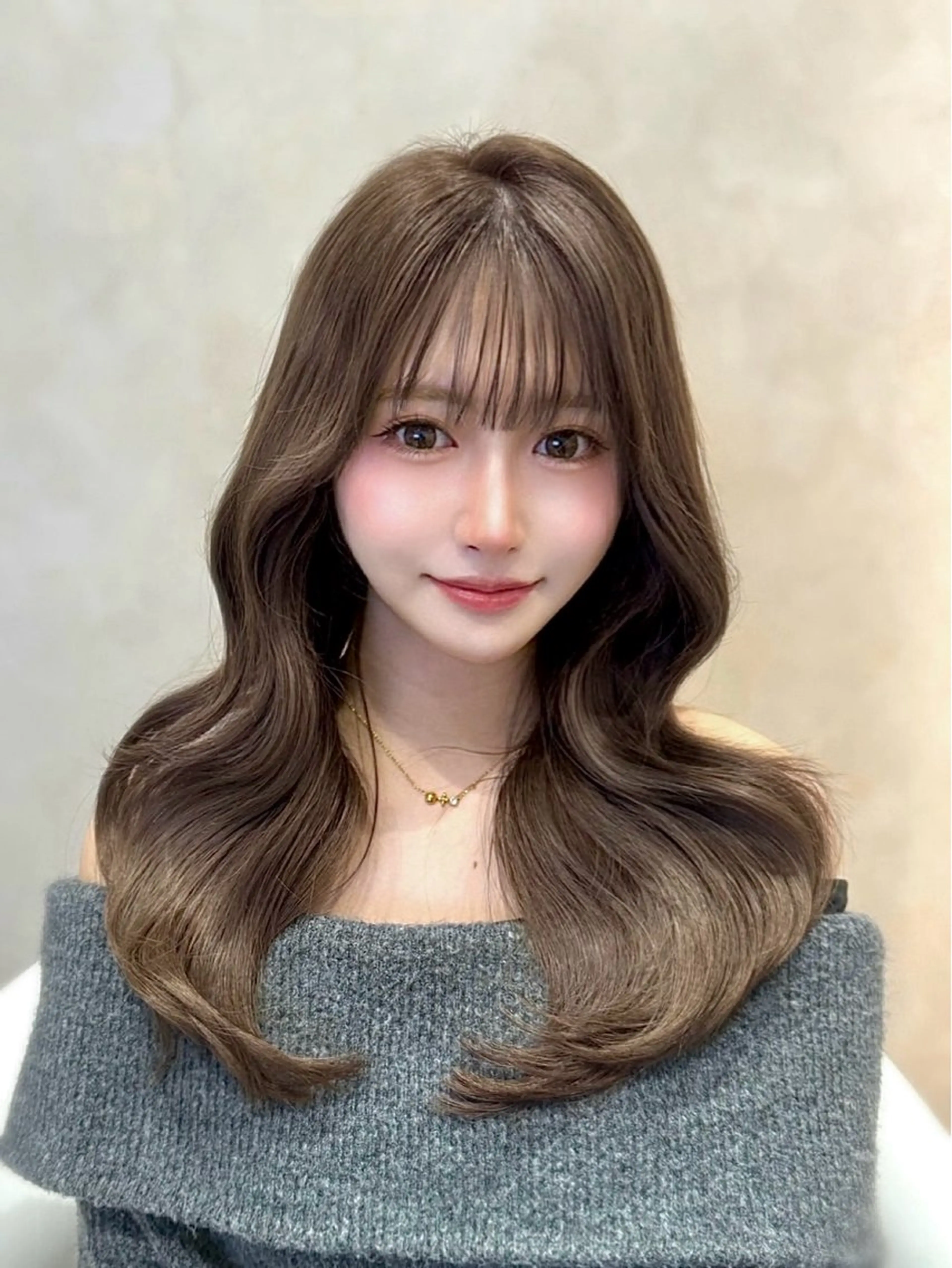 セミロング 𝑴𝑰𝒀𝑼🩰 /透明感カラー/青山のヘアスタイル