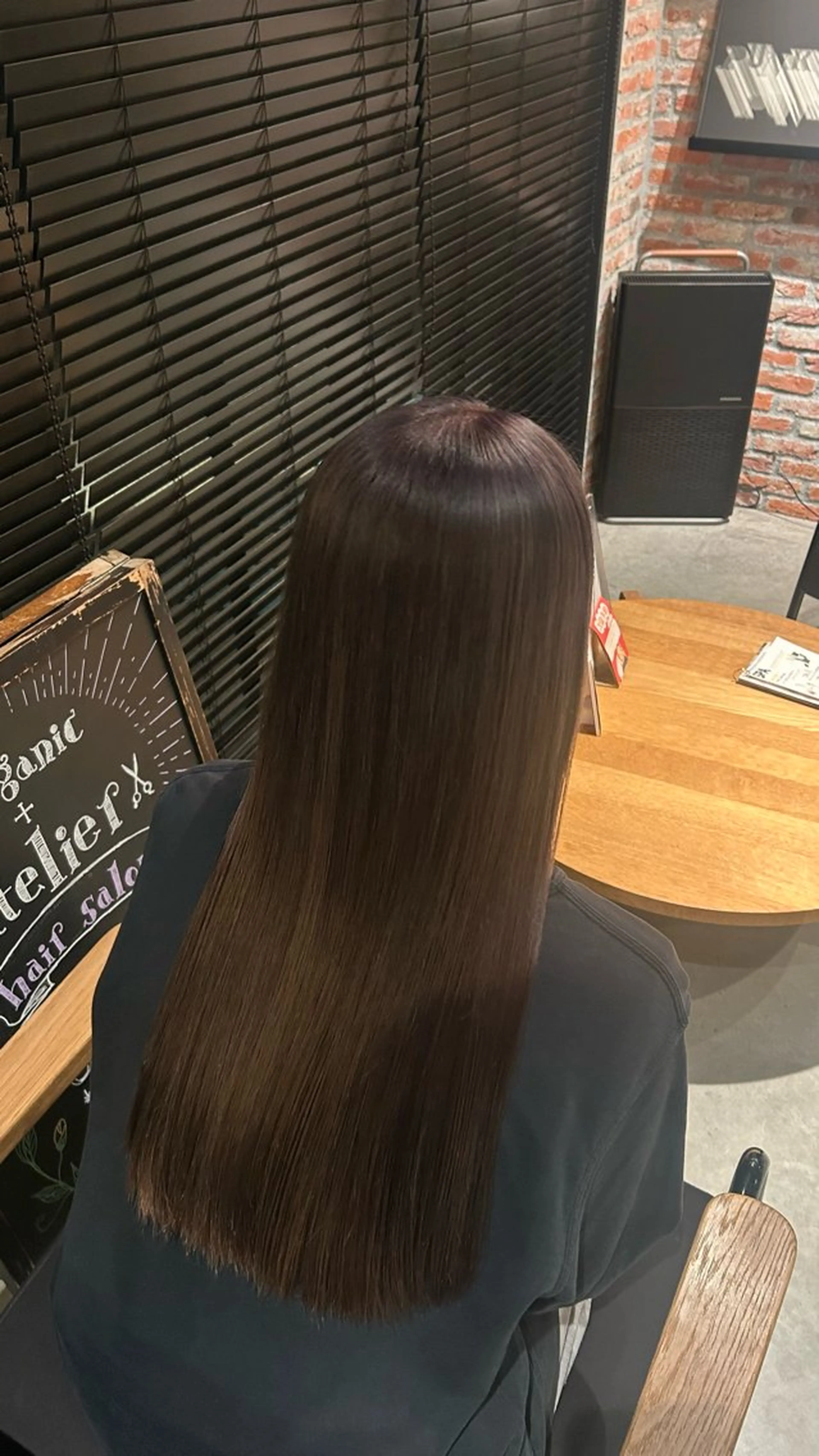 ロング カラー organic+atelier所属・りお ブリーチカラーのヘアスタイル