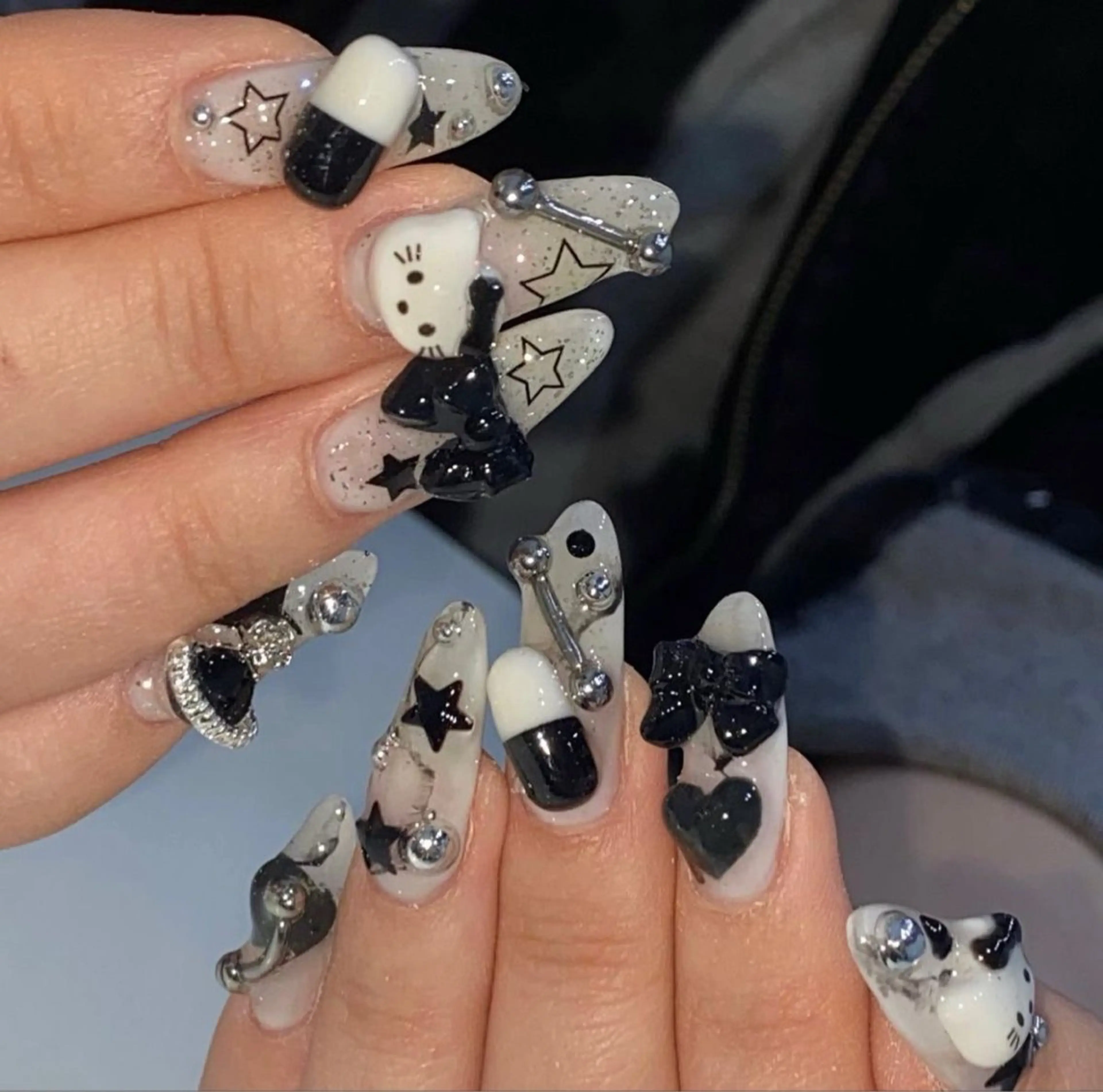 ネイル マグネットネイル ピンク ネイルチップ 冬ネイル クリスマス ハンドネイル Lee Nailsのネイルデザイン