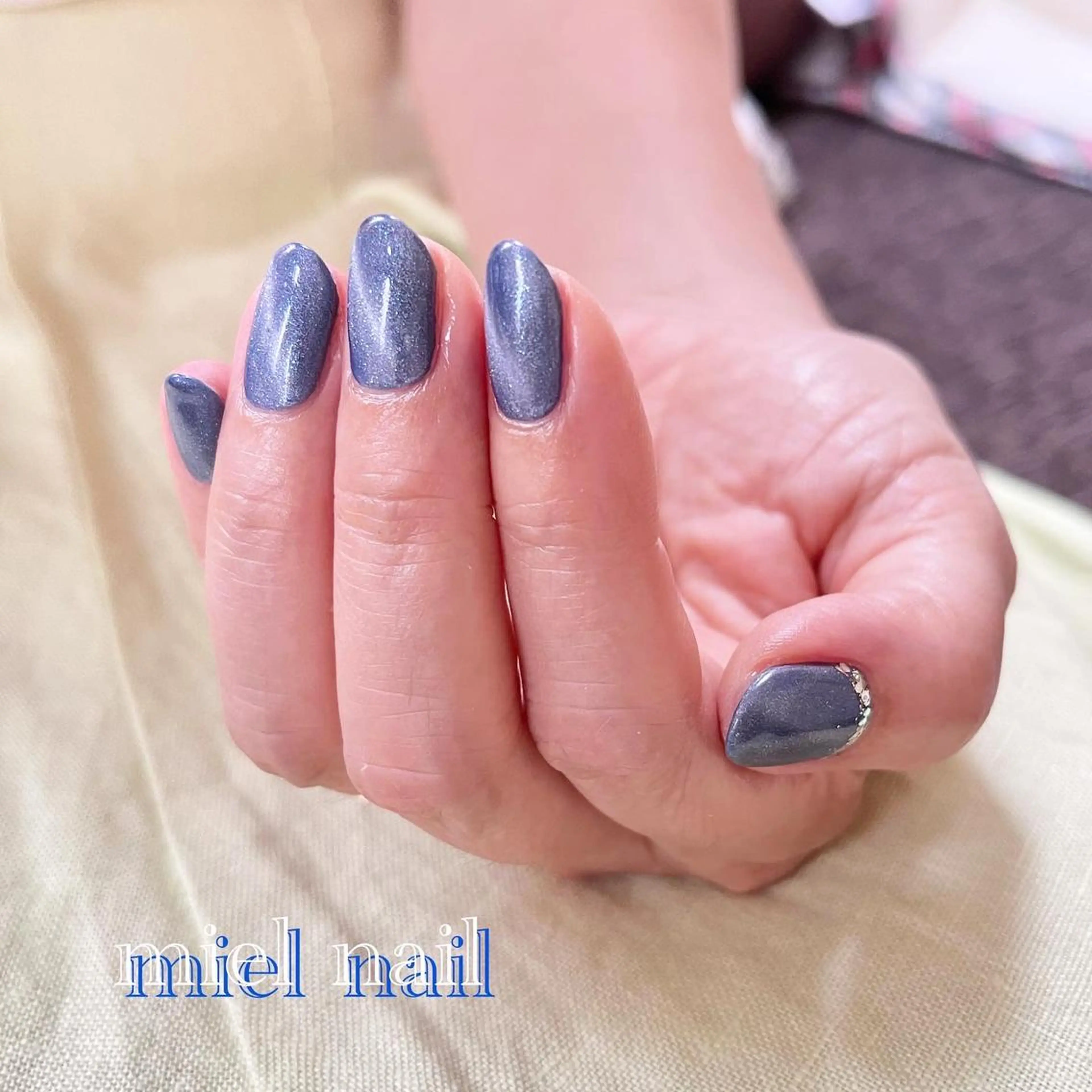 ネイル アートネイル ブルー ラメ(グリッター) マグネットネイル 夏ネイル miel nailのネイルデザイン
