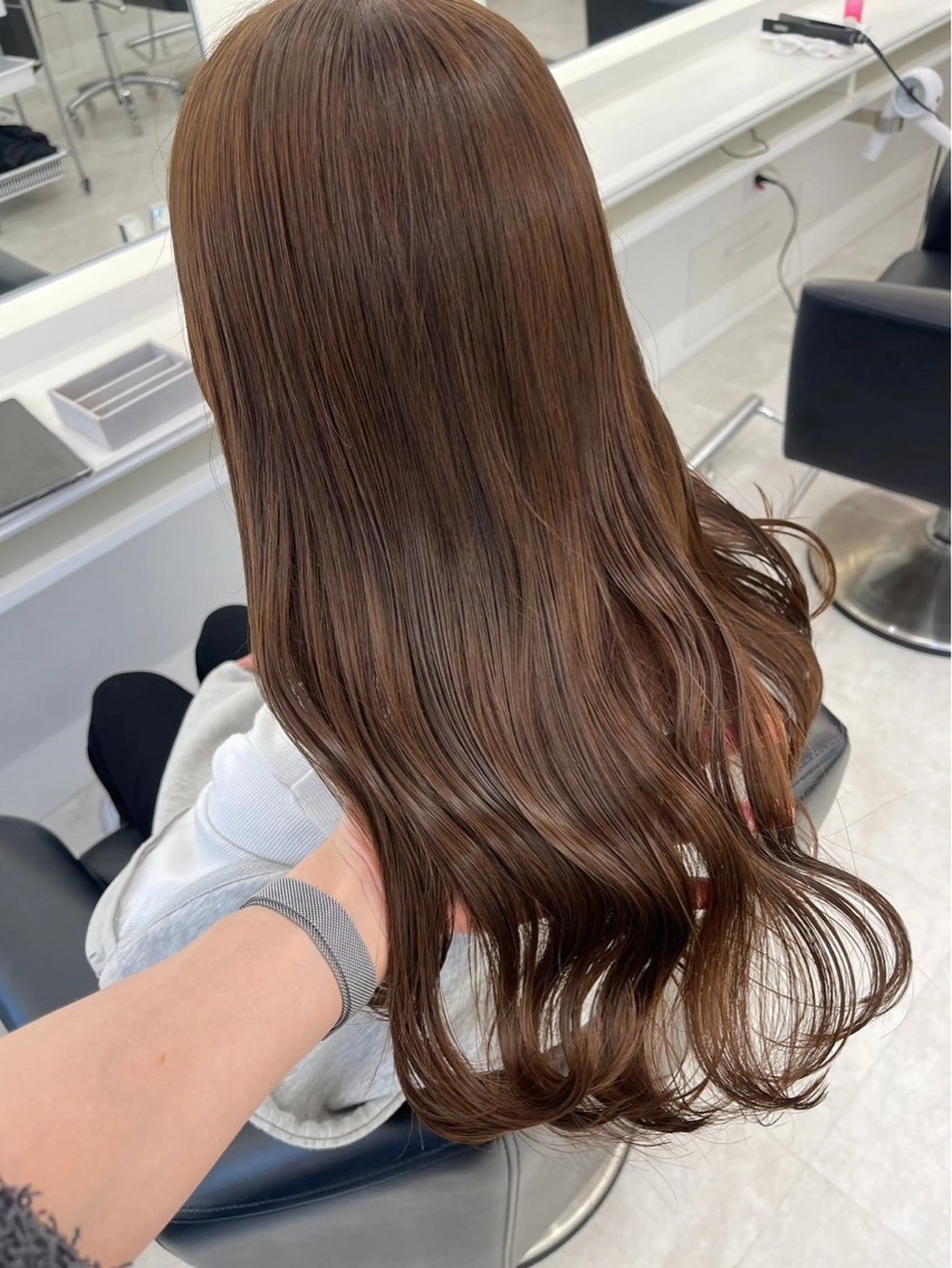 セミロング ヘアカラー ParveMix 岡本えりかのヘアスタイル
