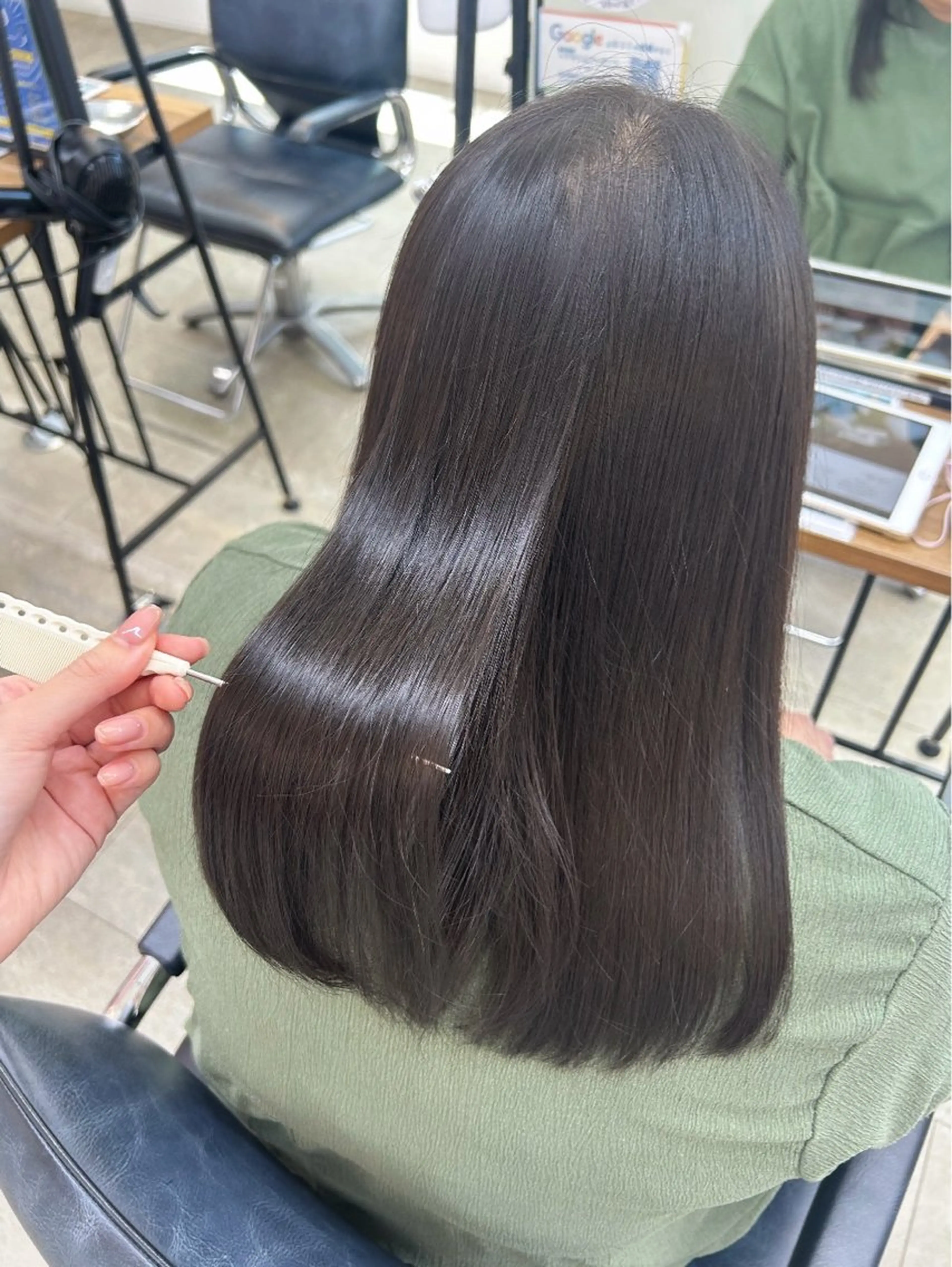 セミロング カット 縮毛矯正 suehiro yunaのヘアスタイル