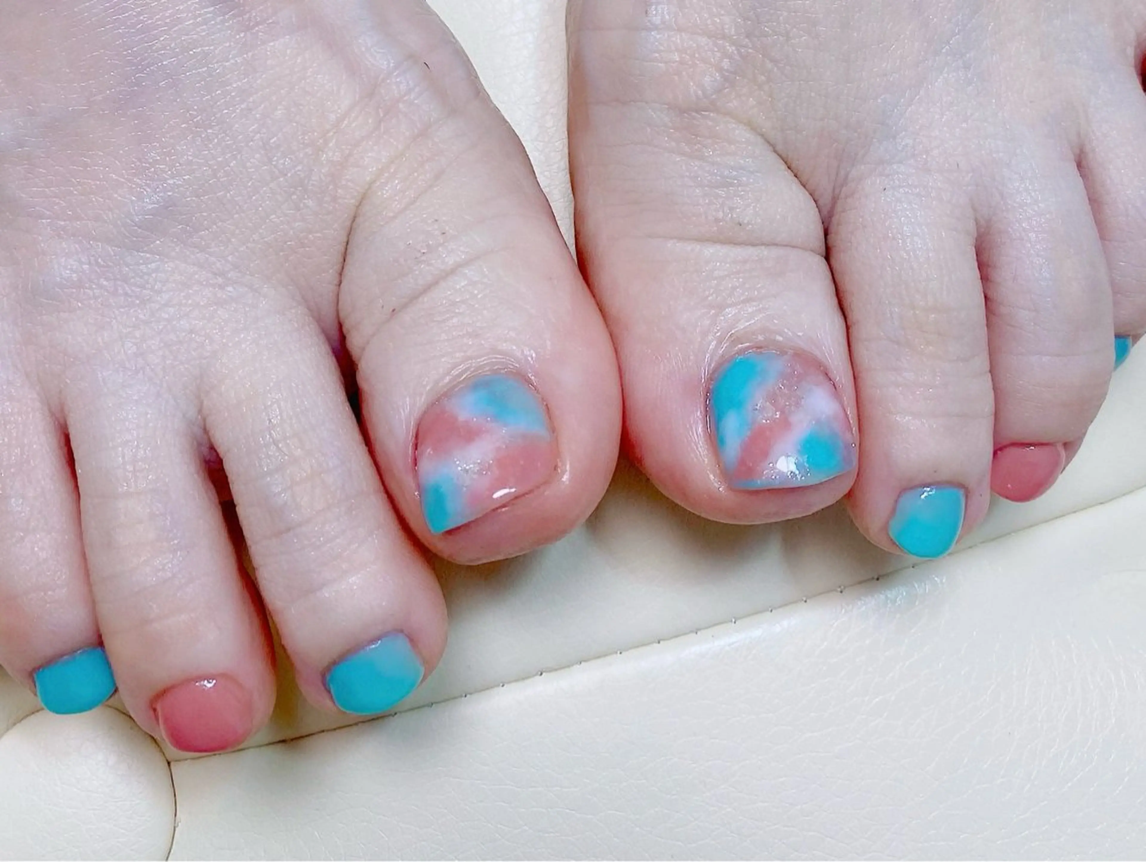 ネイル ニュアンスネイル 夏ネイル フットネイル Nail Salon K 🧸美爪育成のネイルデザイン