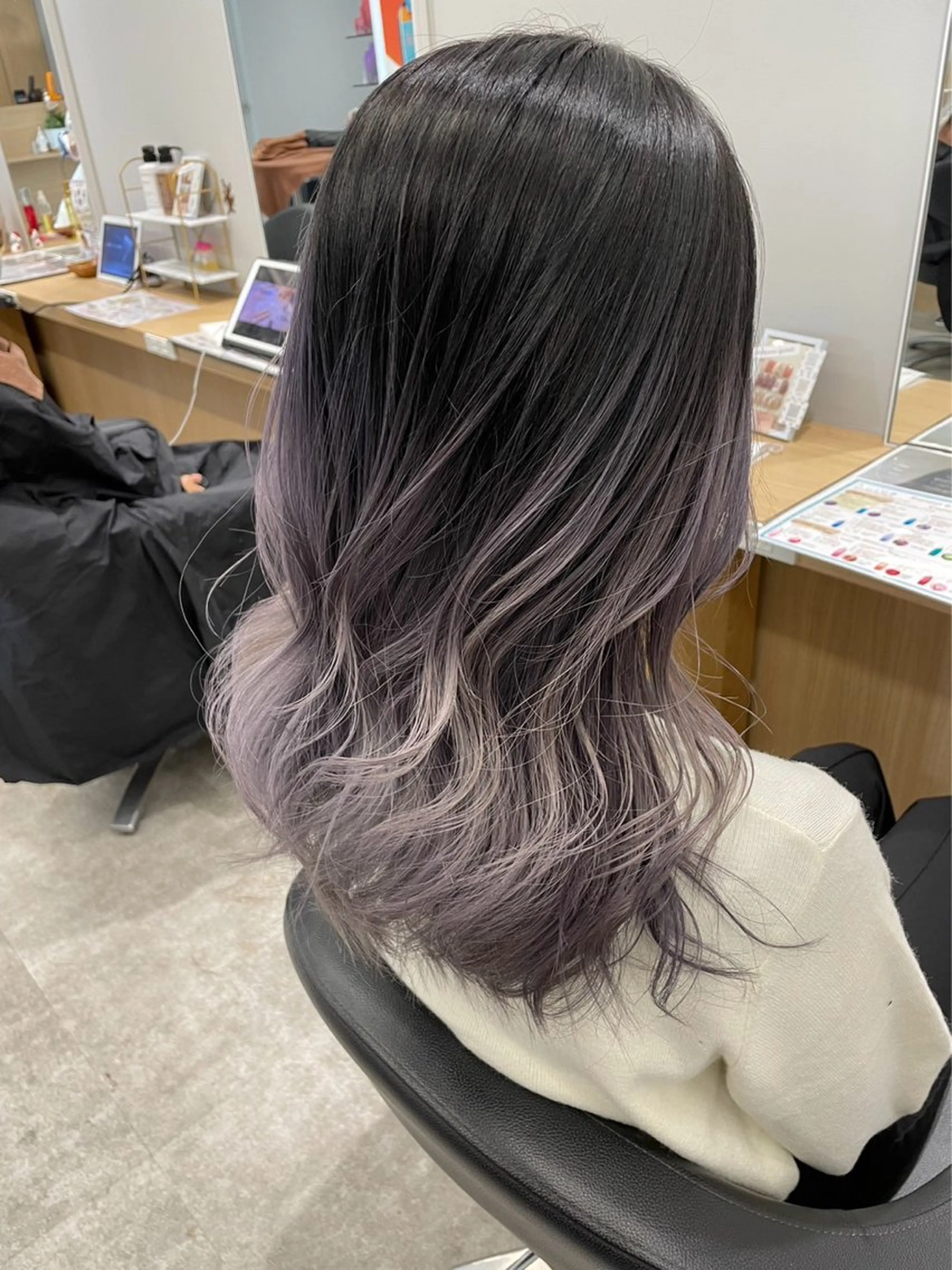 ミディアム レイヤーカット カット ヘアカラー AVANCE.京橋店所属・美髪🫧ブリーチ/ デザイン/永田汰伊智のヘアスタイル