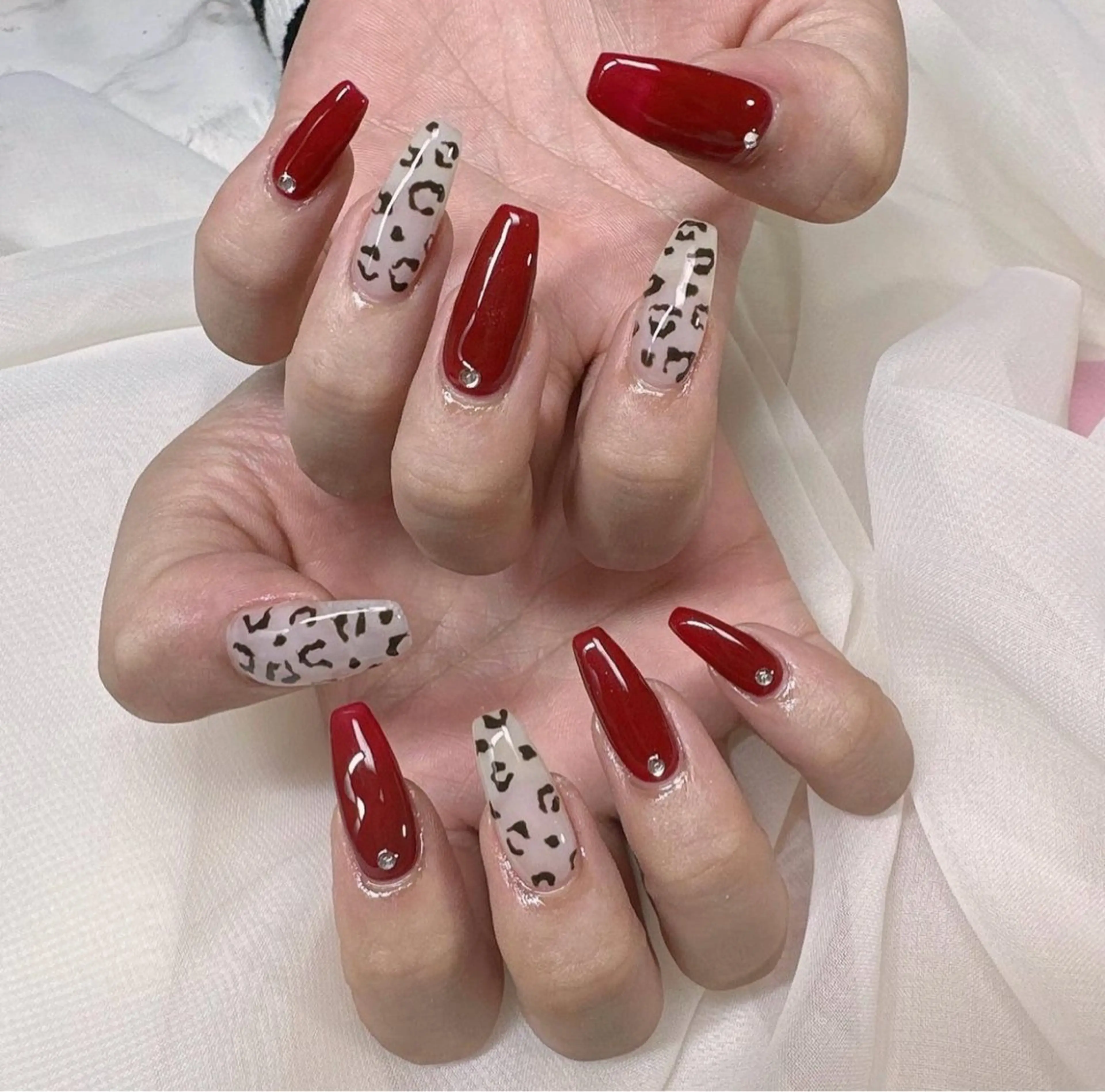 ネイル ハンドネイル ハンドケア UniqueNail 長さだし専門店のネイルデザイン