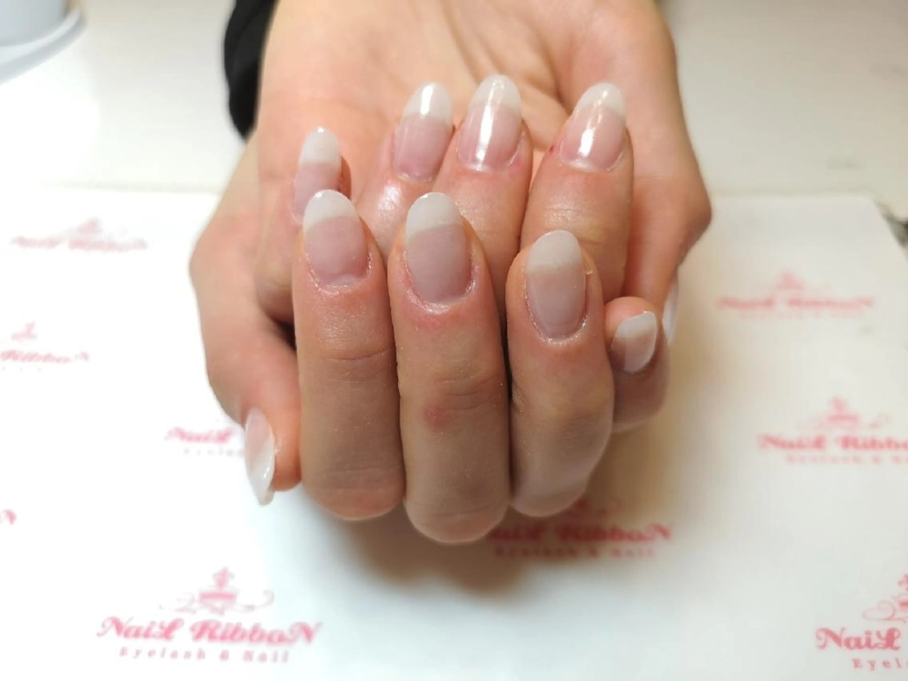 ネイル ネイルリボン 受付スタッフのネイルデザイン